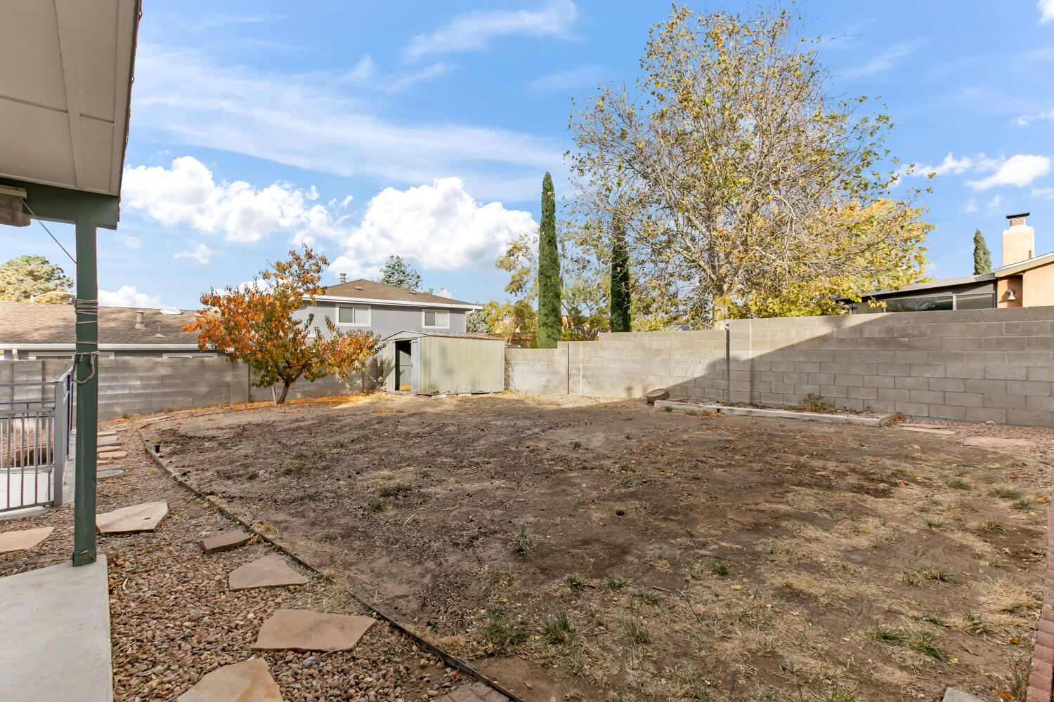 6609 Glendora Drive NE
