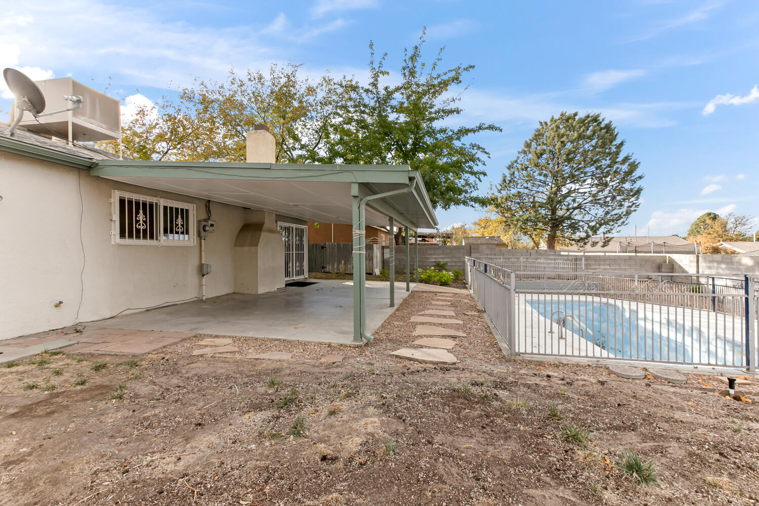 6609 Glendora Drive NE