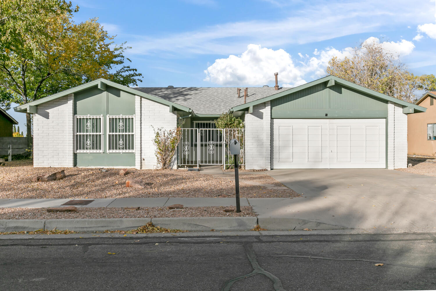 6609 Glendora Drive NE