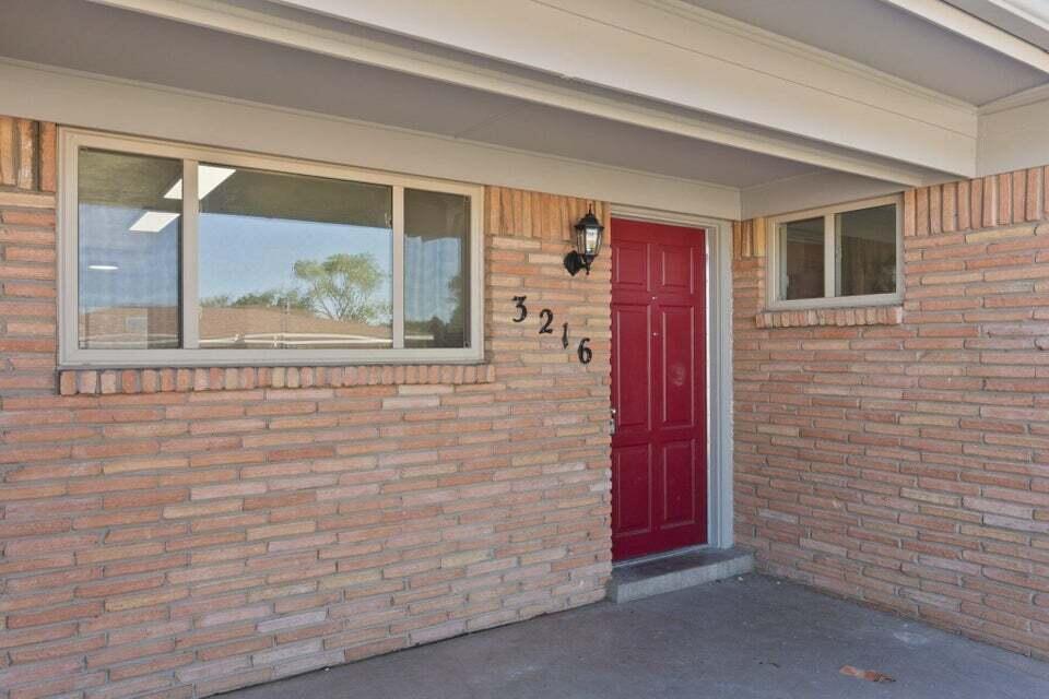 3216 Lykes Drive NE