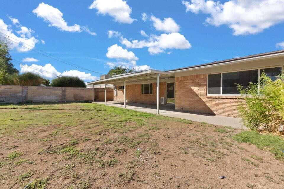 3216 Lykes Drive NE