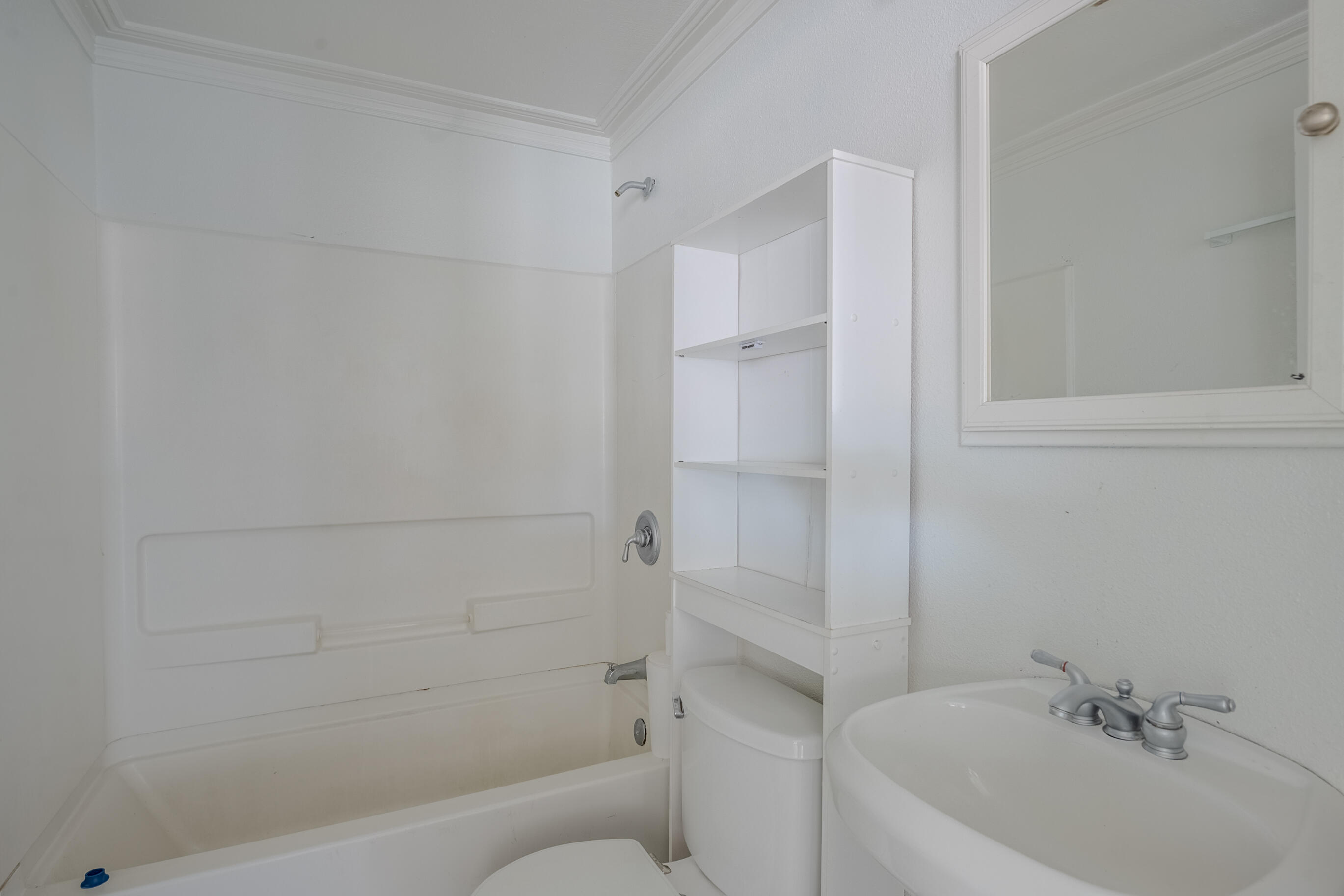 1032 W Gilbert Avenue