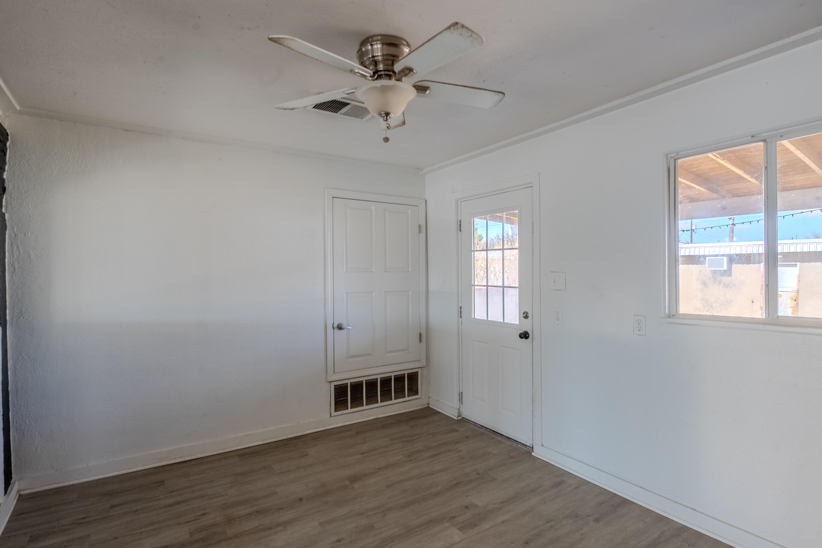 1032 W Gilbert Avenue