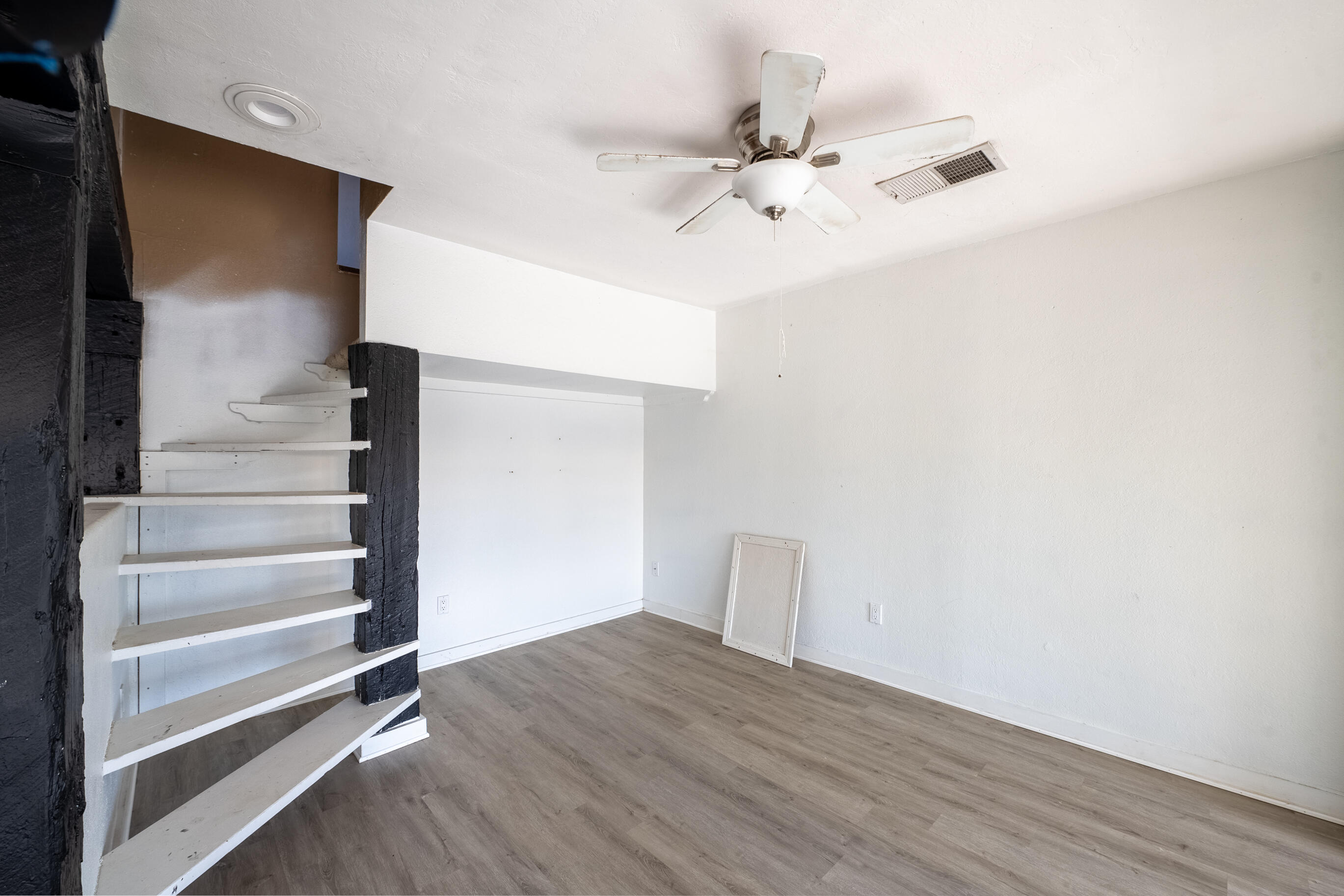 1032 W Gilbert Avenue