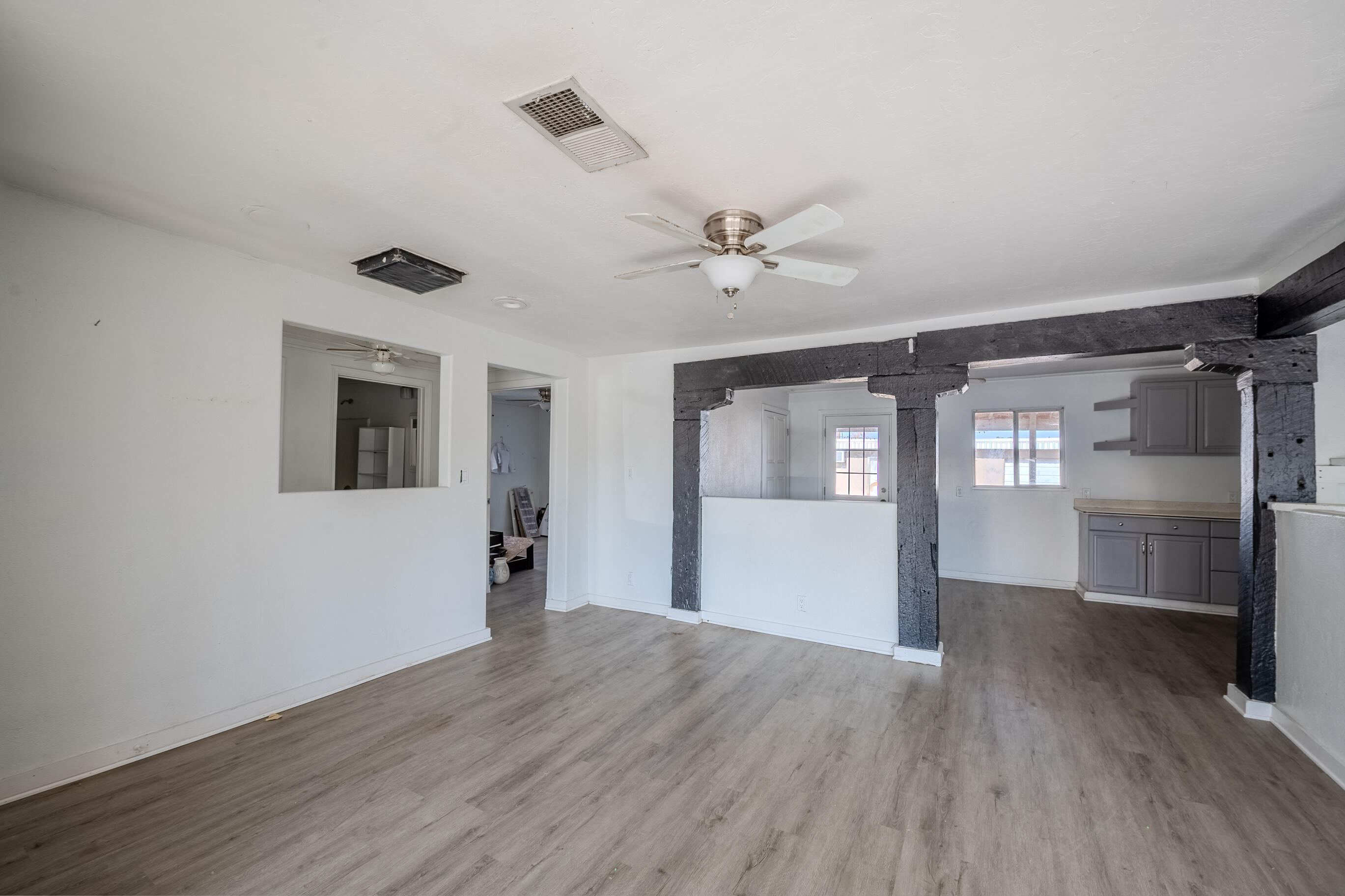 1032 W Gilbert Avenue