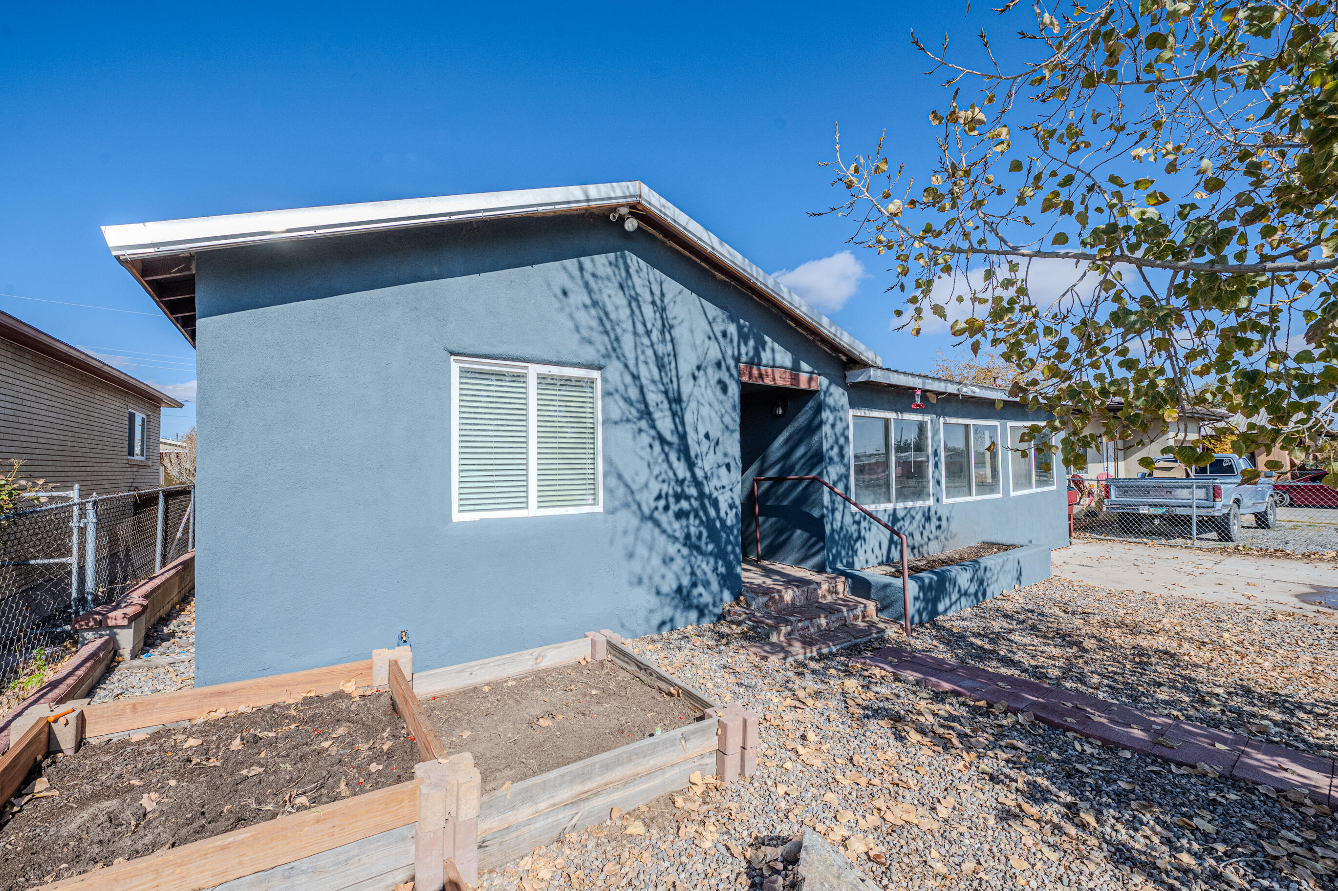 1032 W Gilbert Avenue