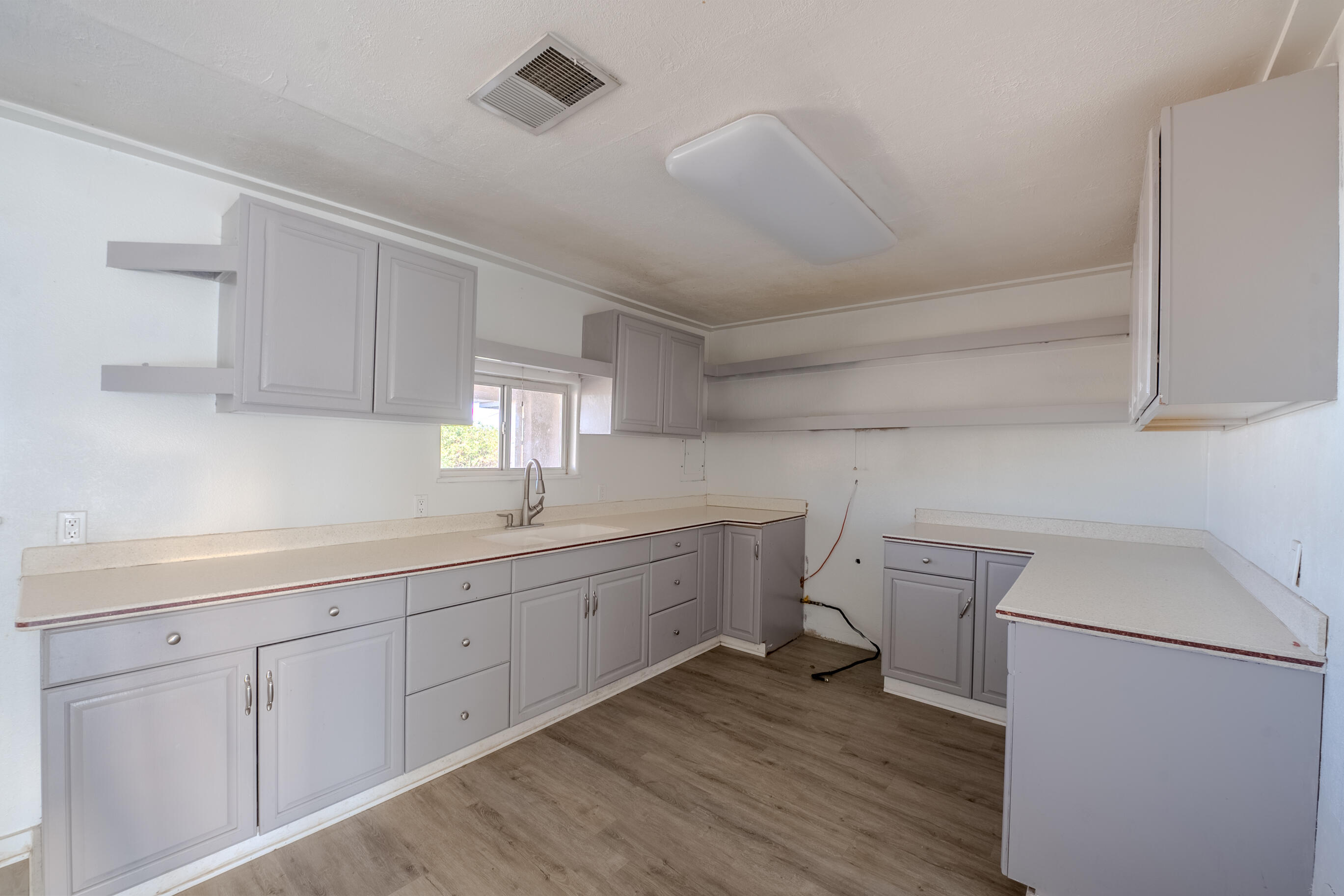 1032 W Gilbert Avenue