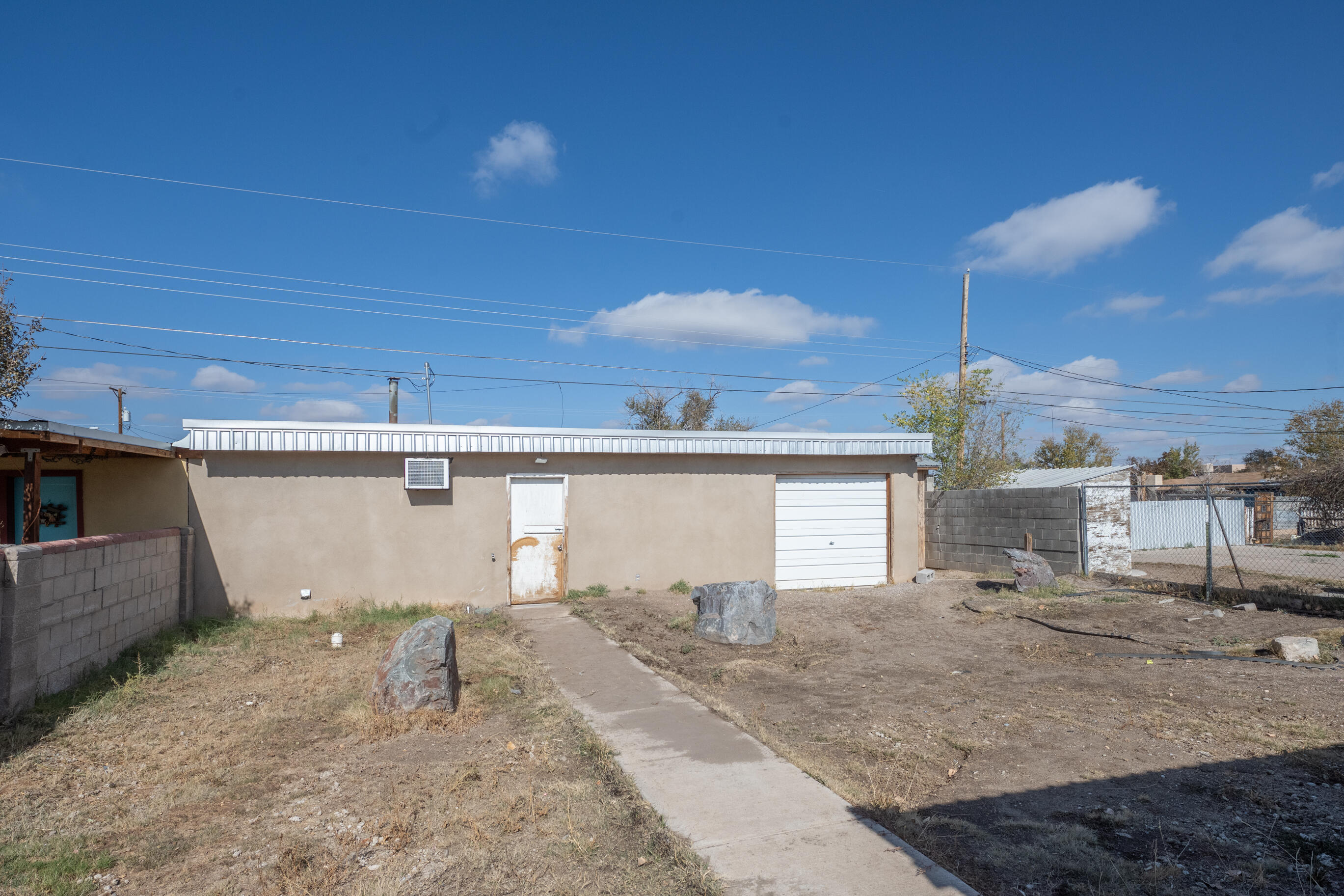 1032 W Gilbert Avenue