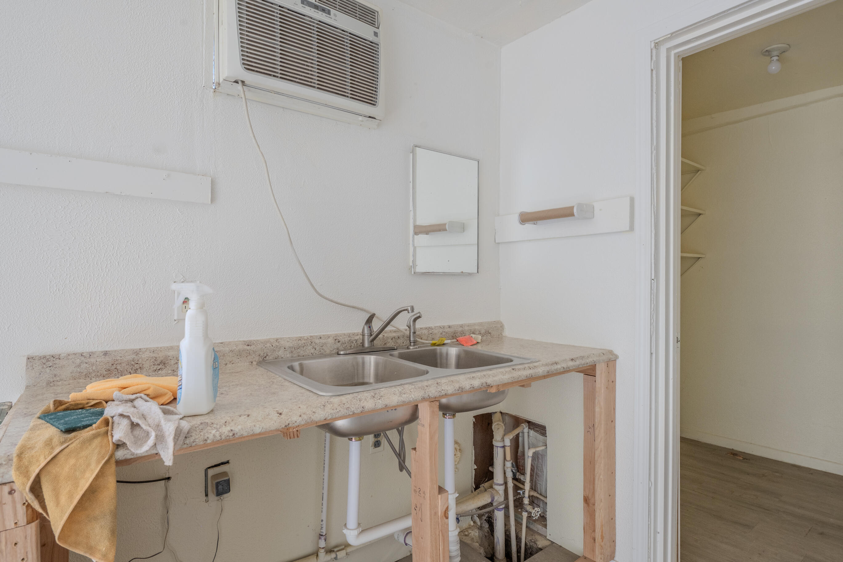 1032 W Gilbert Avenue