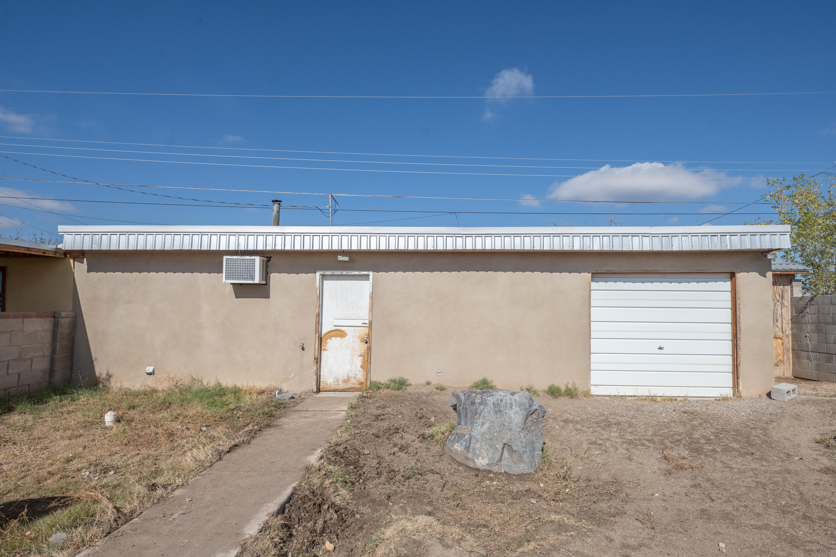 1032 W Gilbert Avenue