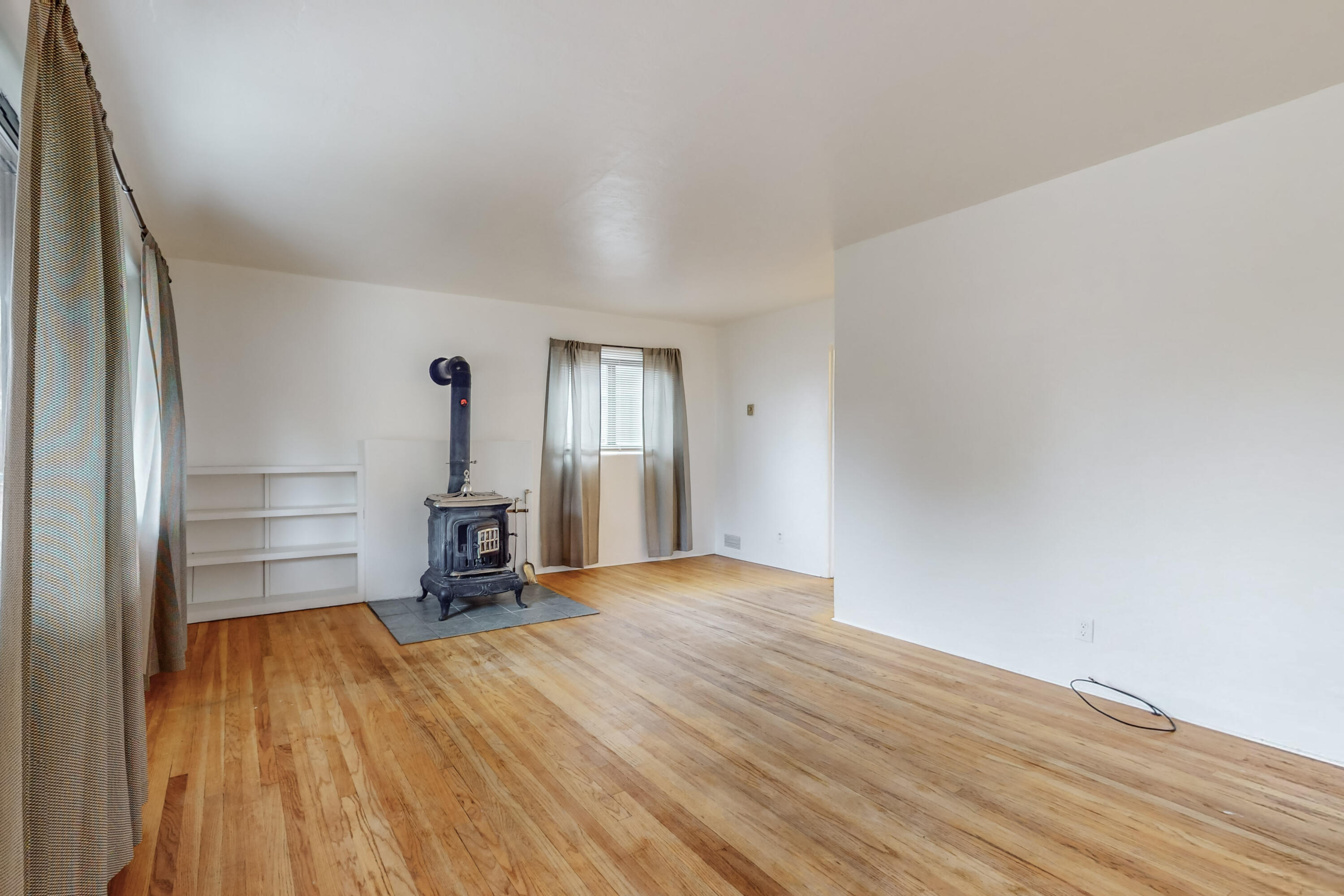 2735 San Joaquin Avenue SE