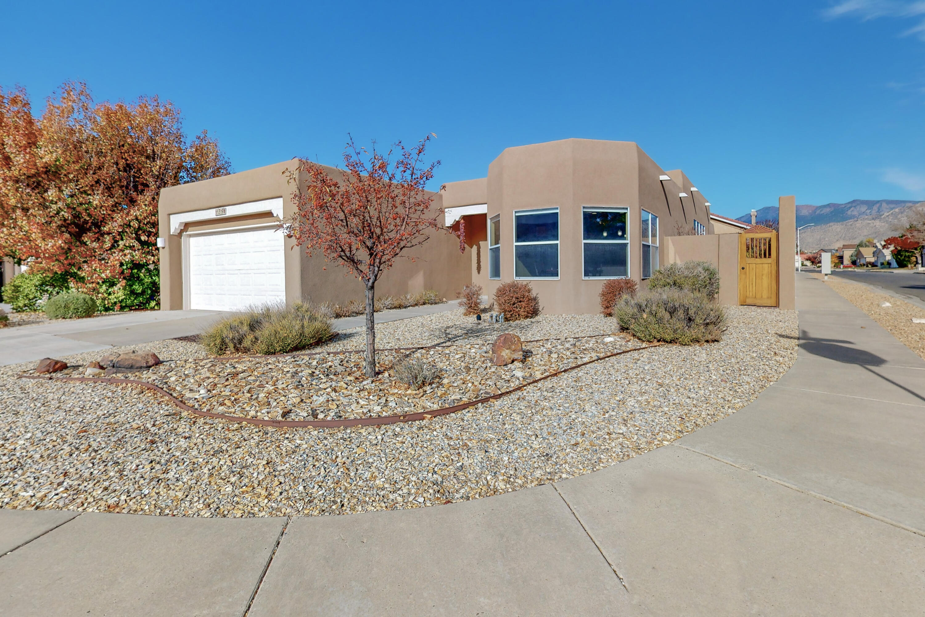 11319 Kings Canyon Road SE