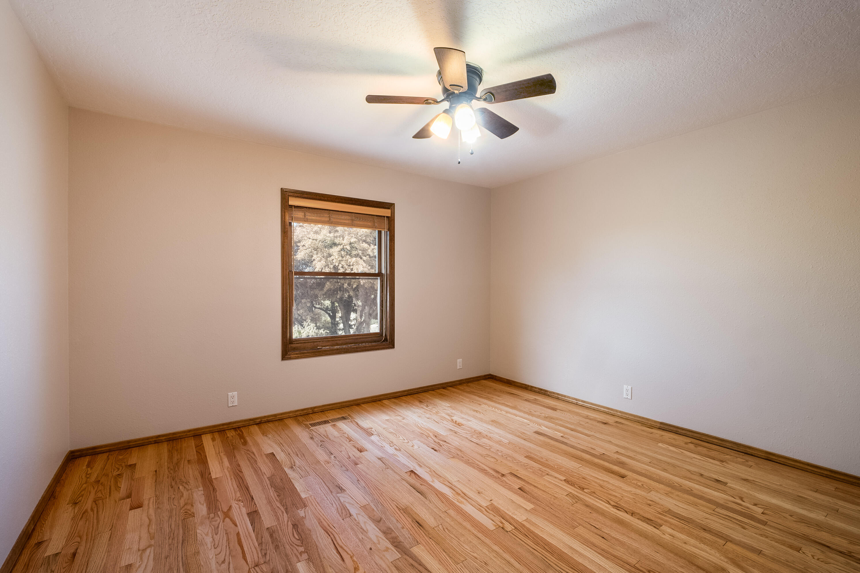 407 Live Oak Loop NE