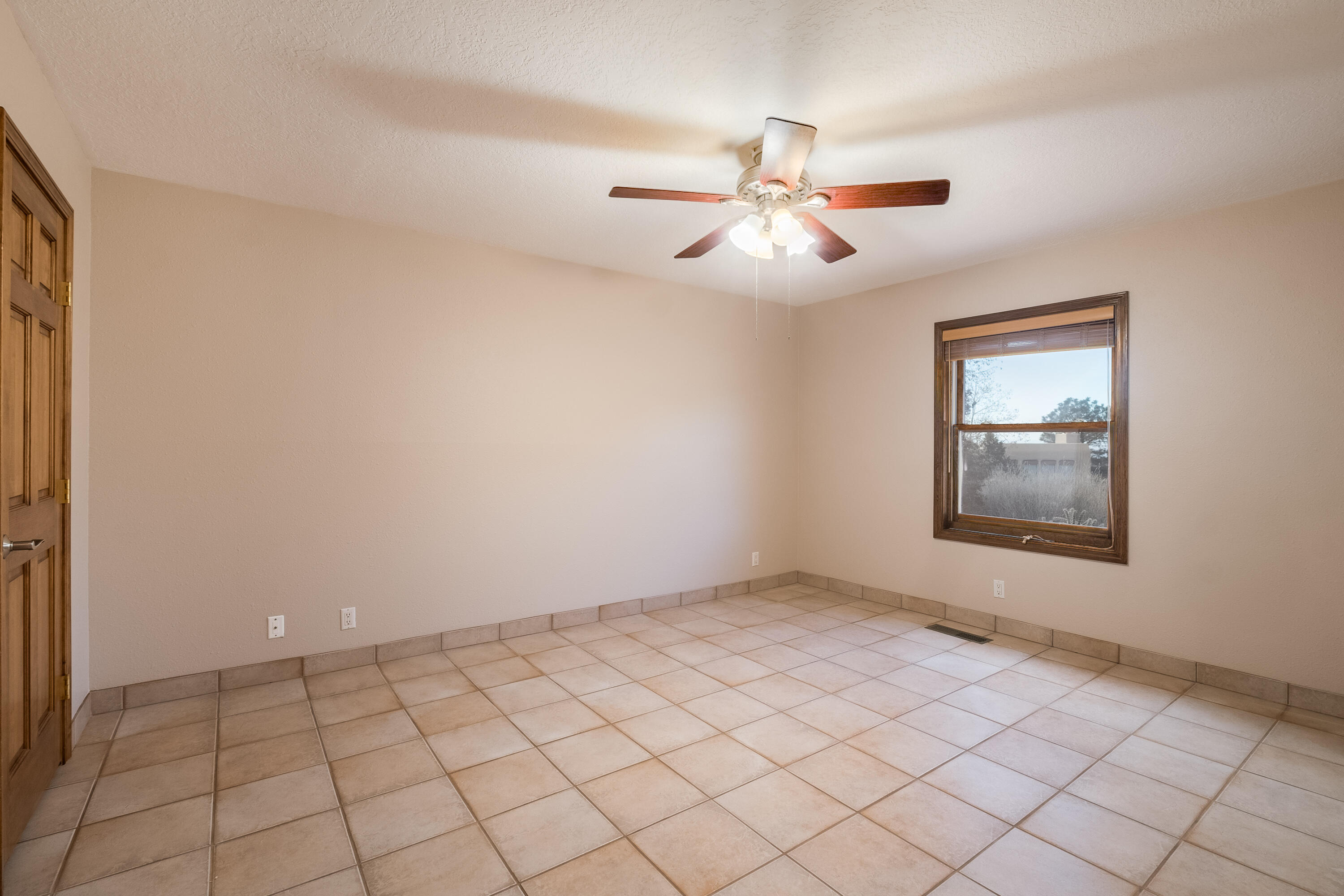 407 Live Oak Loop NE