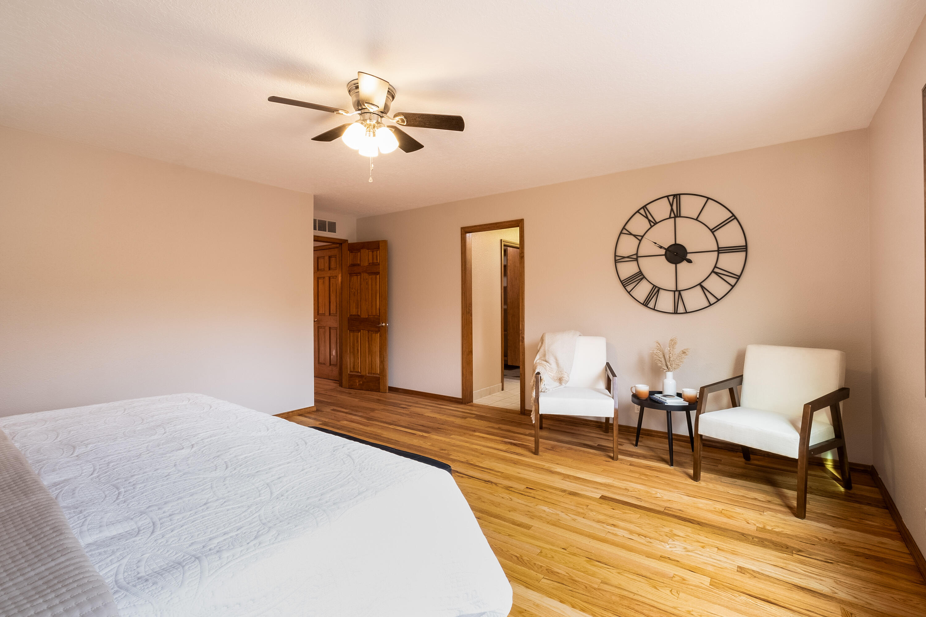 407 Live Oak Loop NE