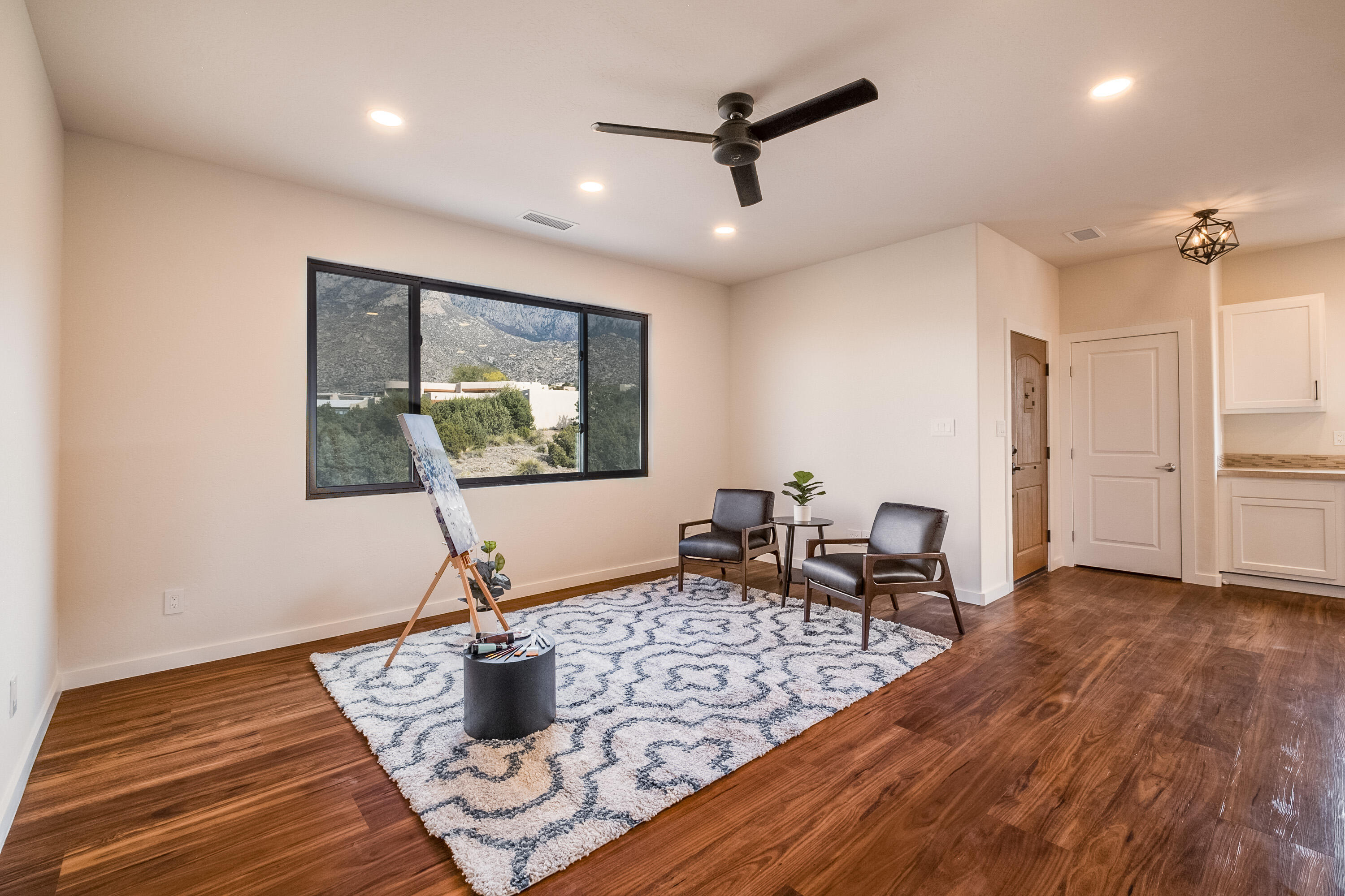 407 Live Oak Loop NE