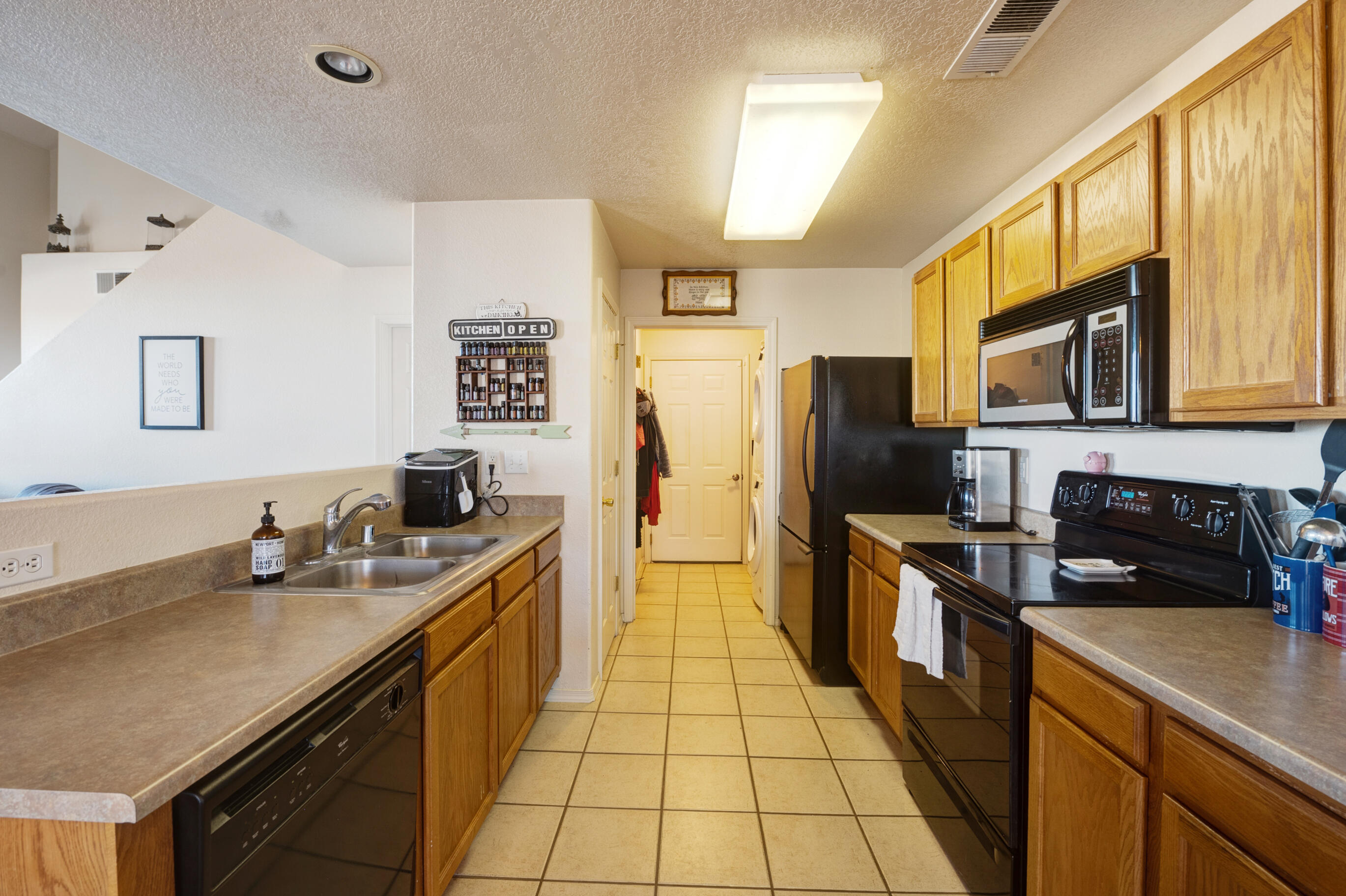 590 Angel Loop