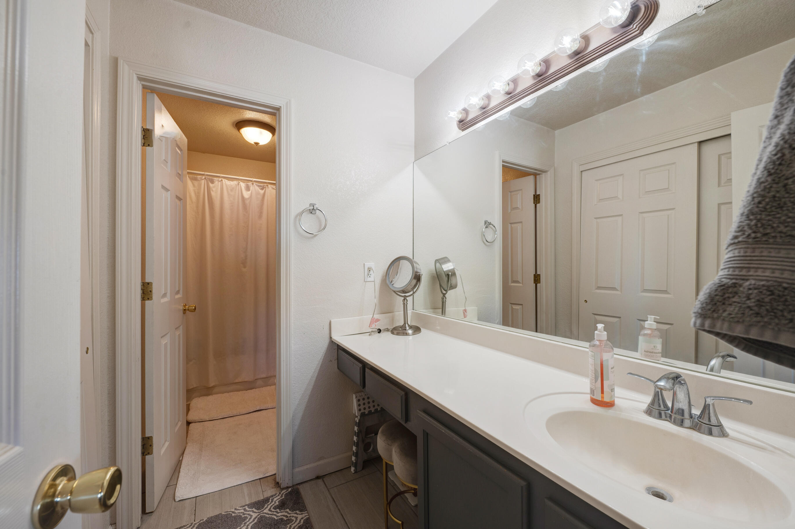 590 Angel Loop