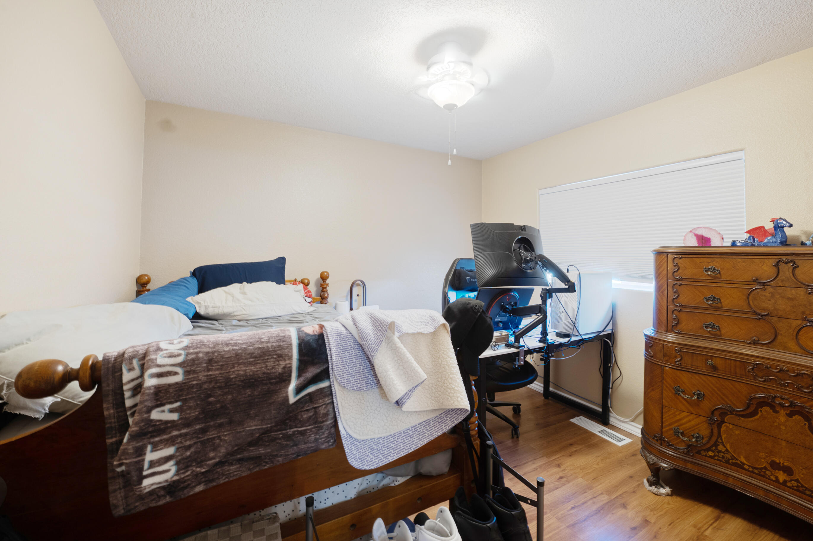 590 Angel Loop