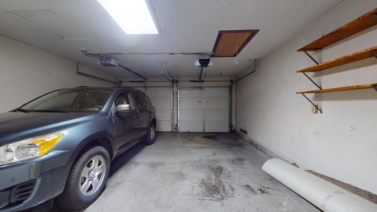 6920 Avenida La Costa NE