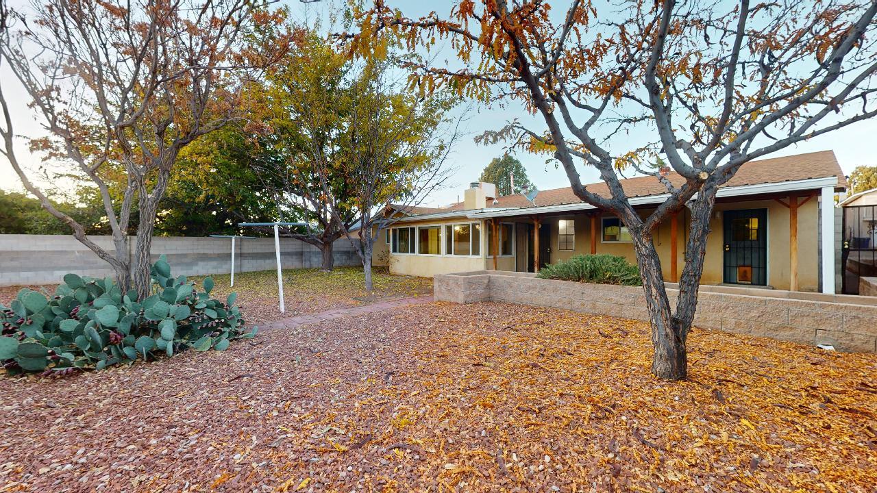 6920 Avenida La Costa NE