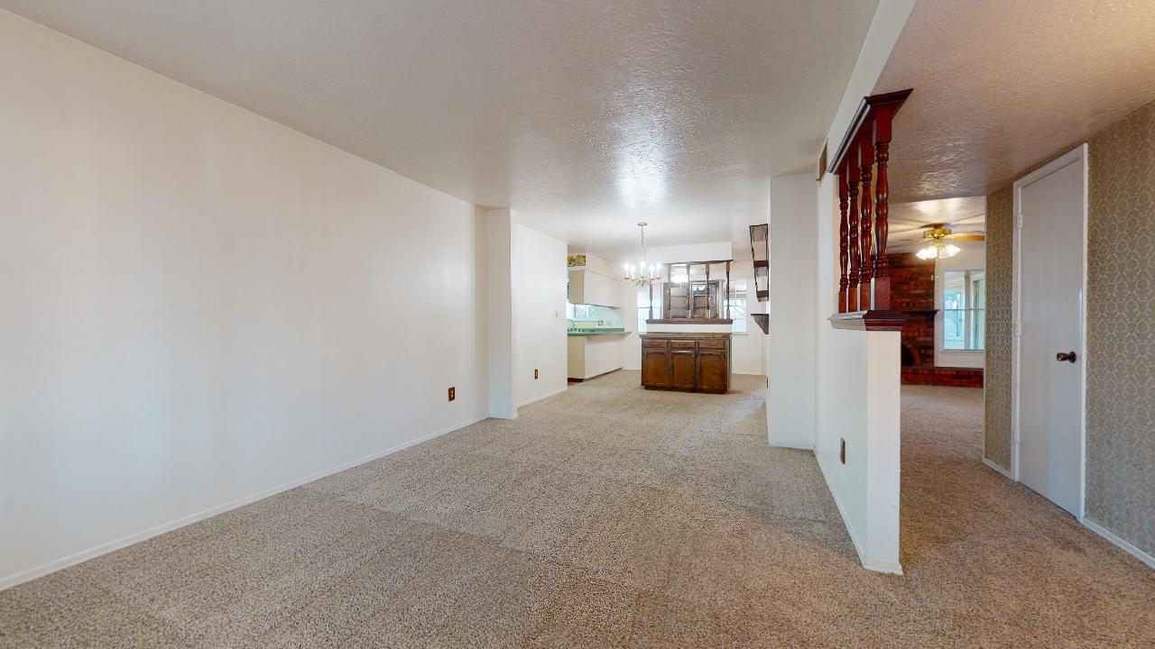 6920 Avenida La Costa NE