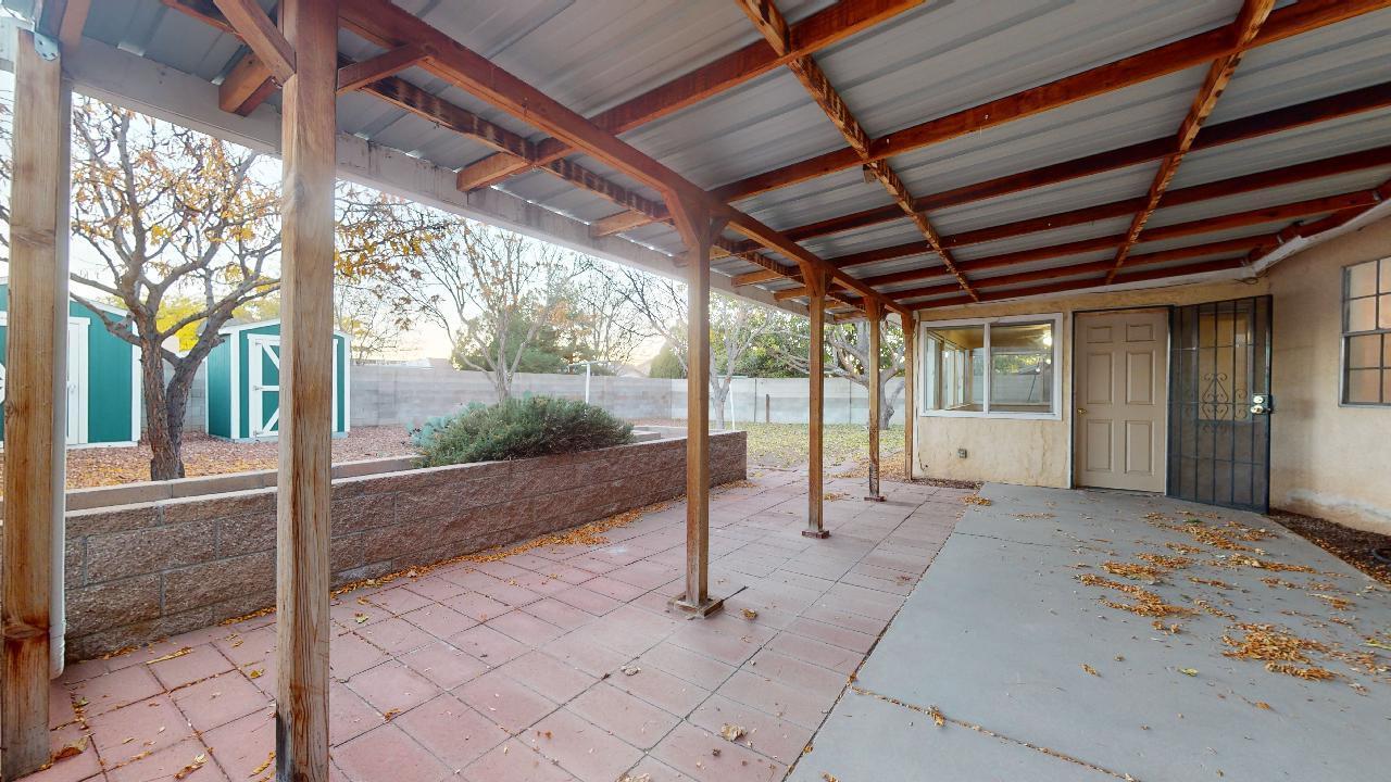 6920 Avenida La Costa NE