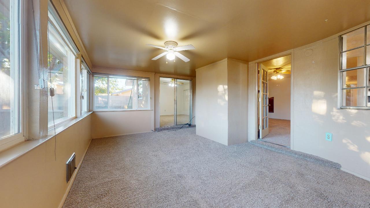 6920 Avenida La Costa NE