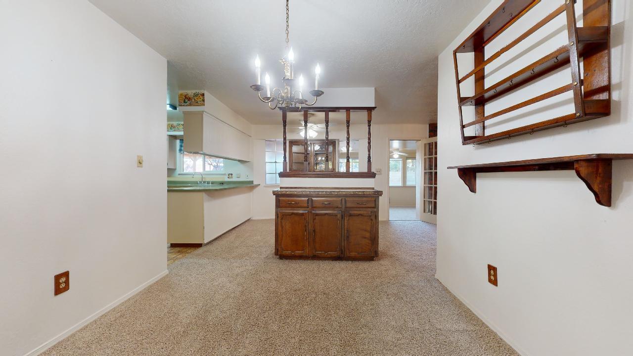 6920 Avenida La Costa NE