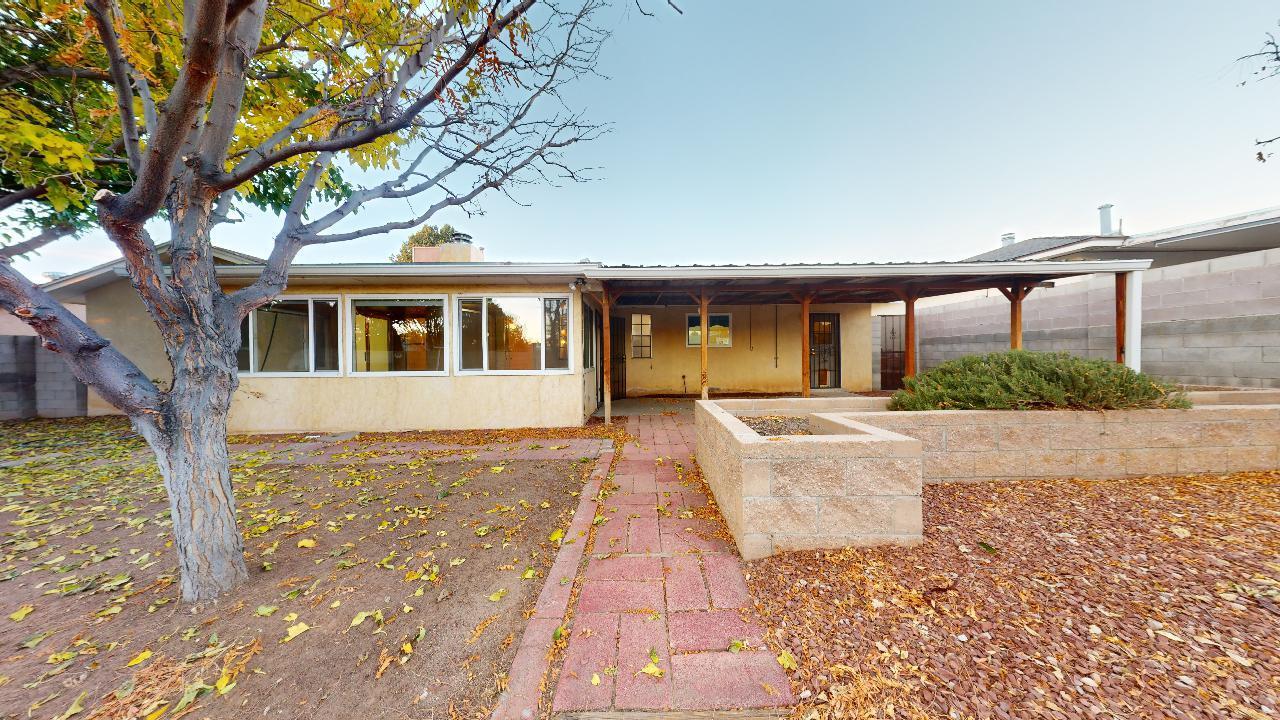 6920 Avenida La Costa NE