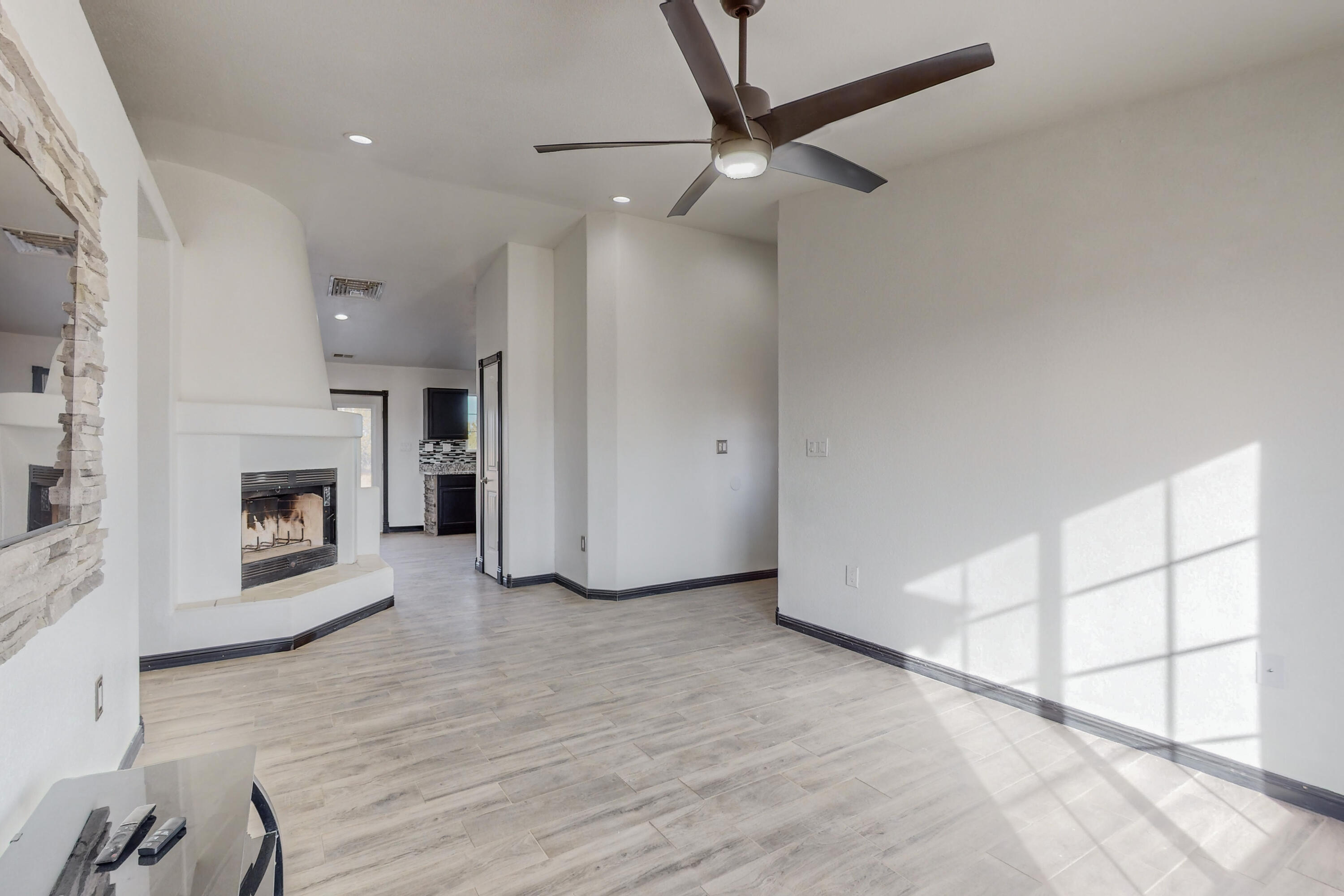 27 Mustang Road