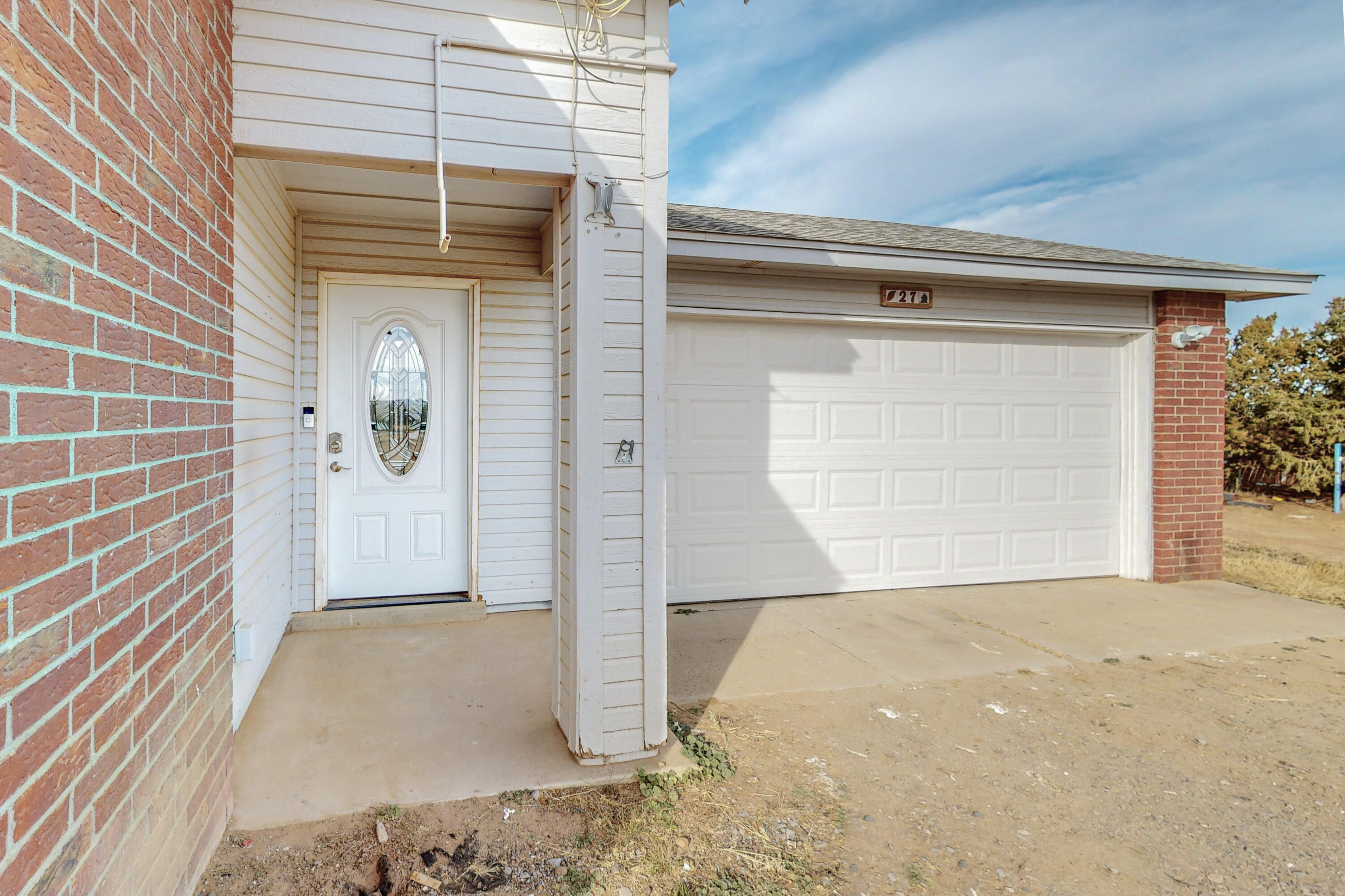 27 Mustang Road