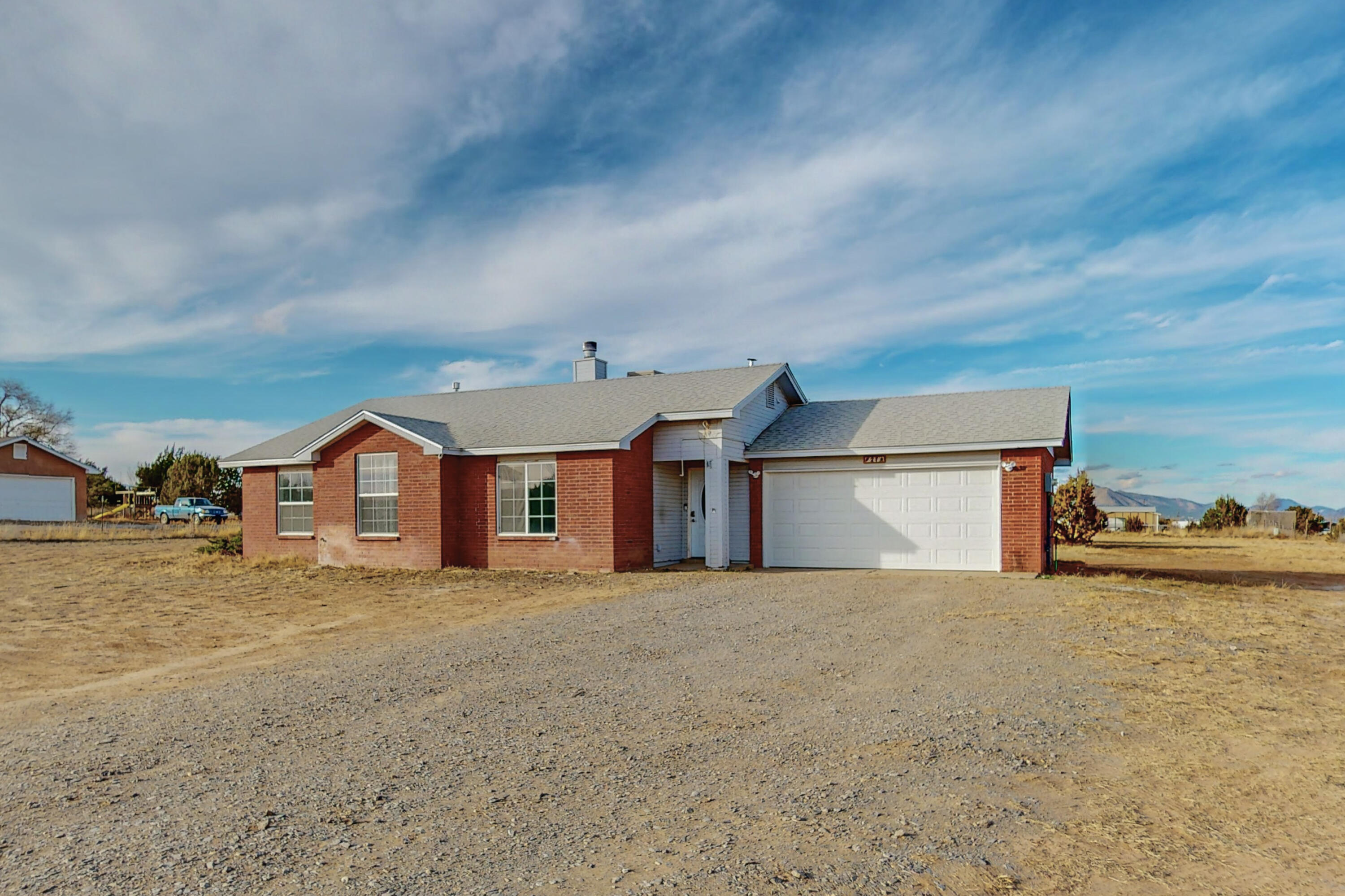27 Mustang Road