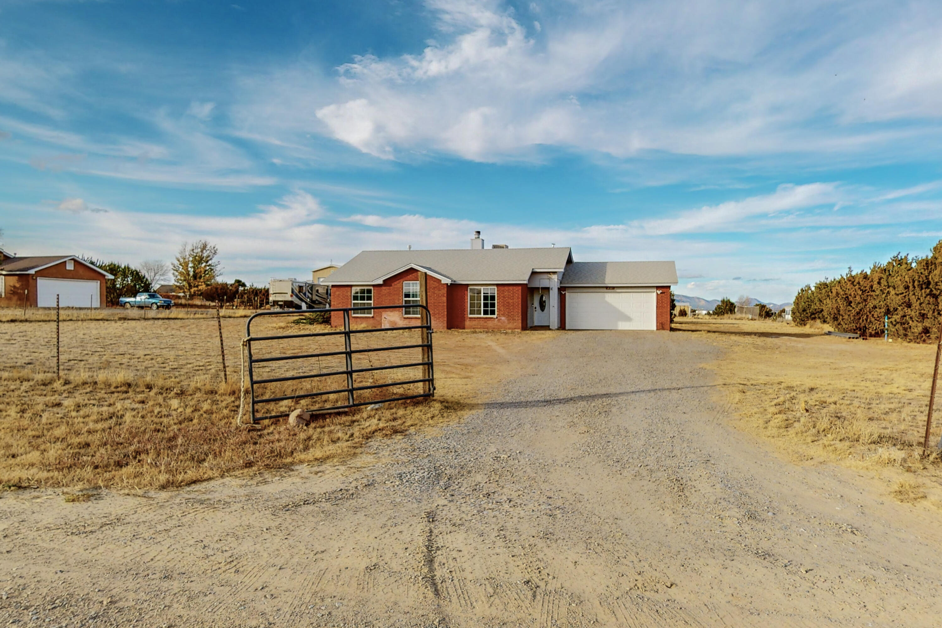27 Mustang Road