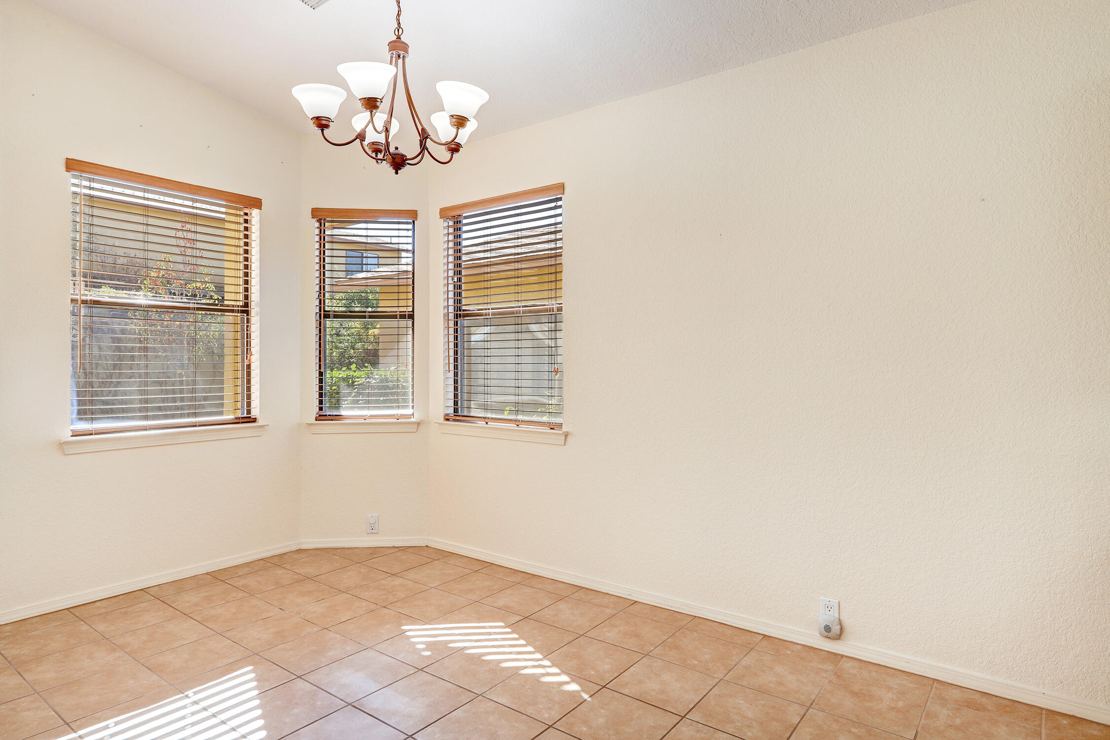 11000 Griffith Park Drive NE