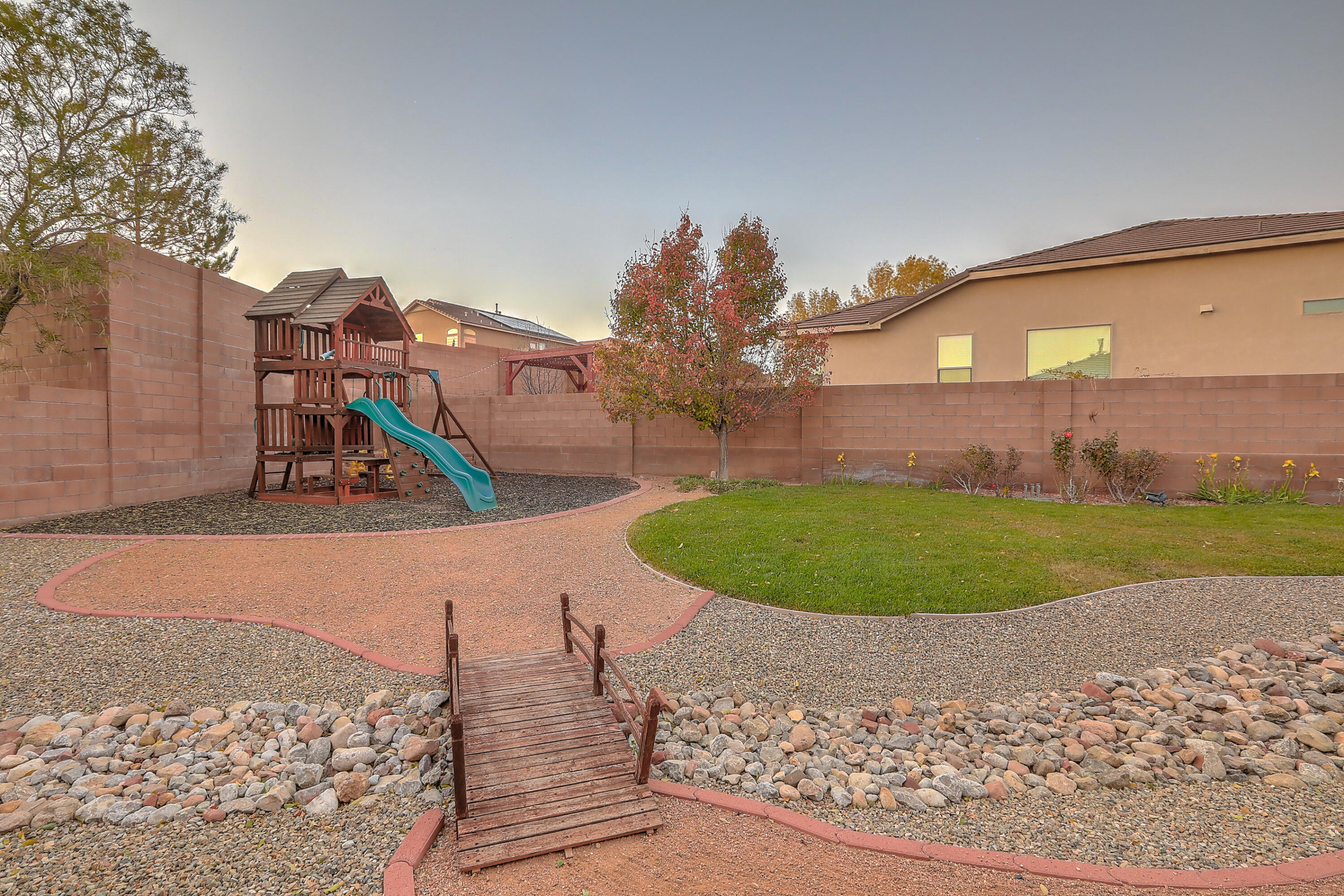 4129 Cholla Drive NE