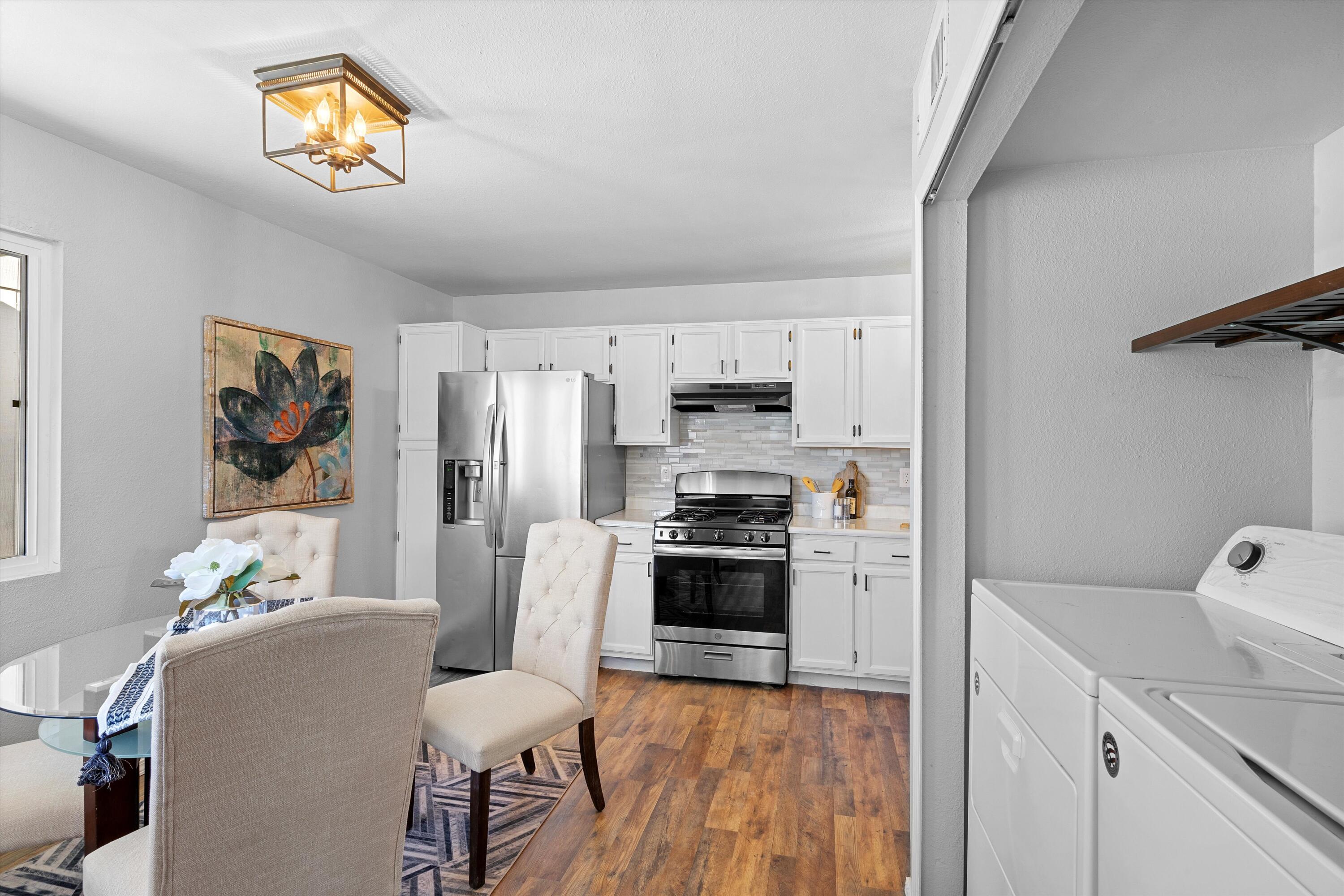 196 Pearl Drive NE