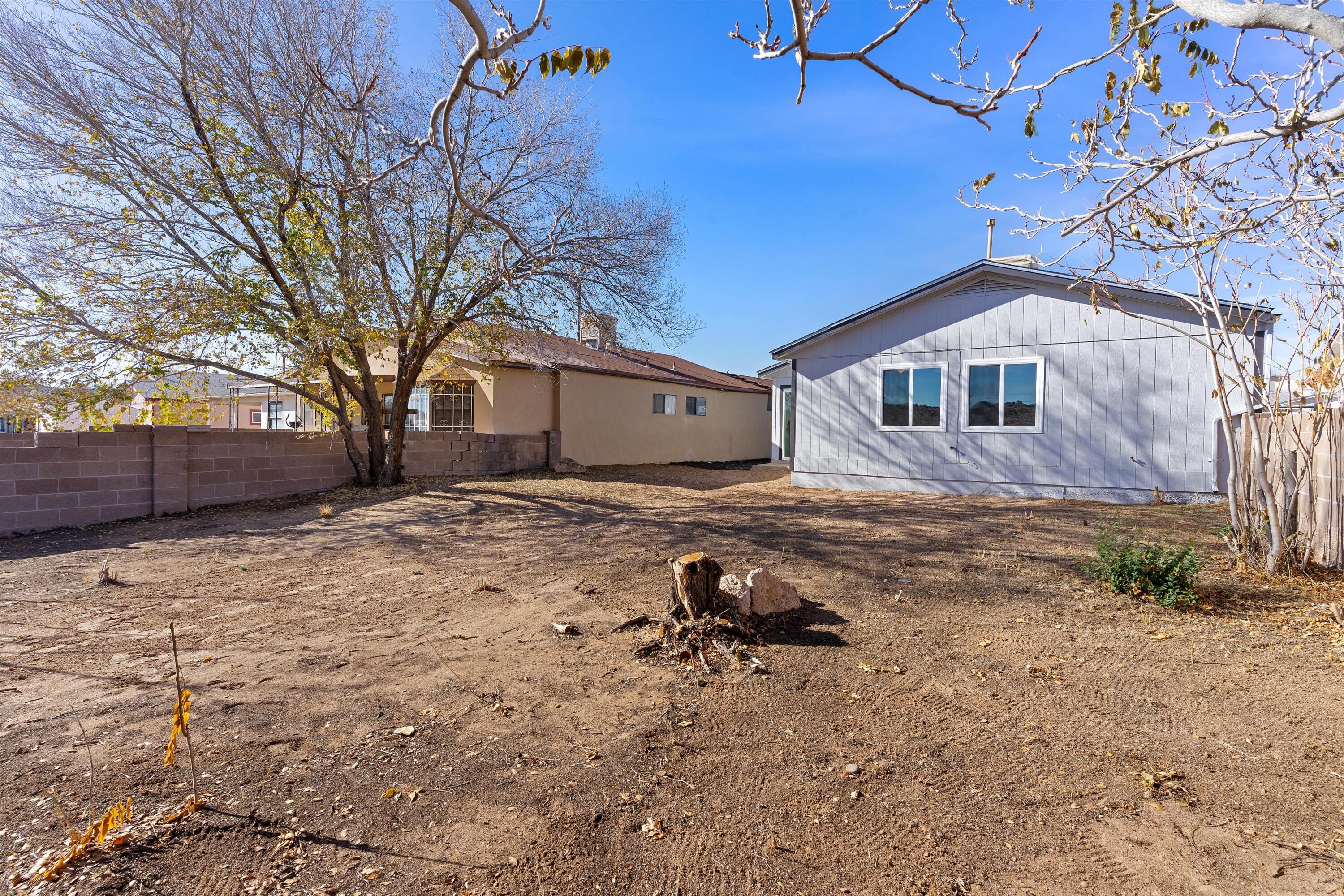 196 Pearl Drive NE