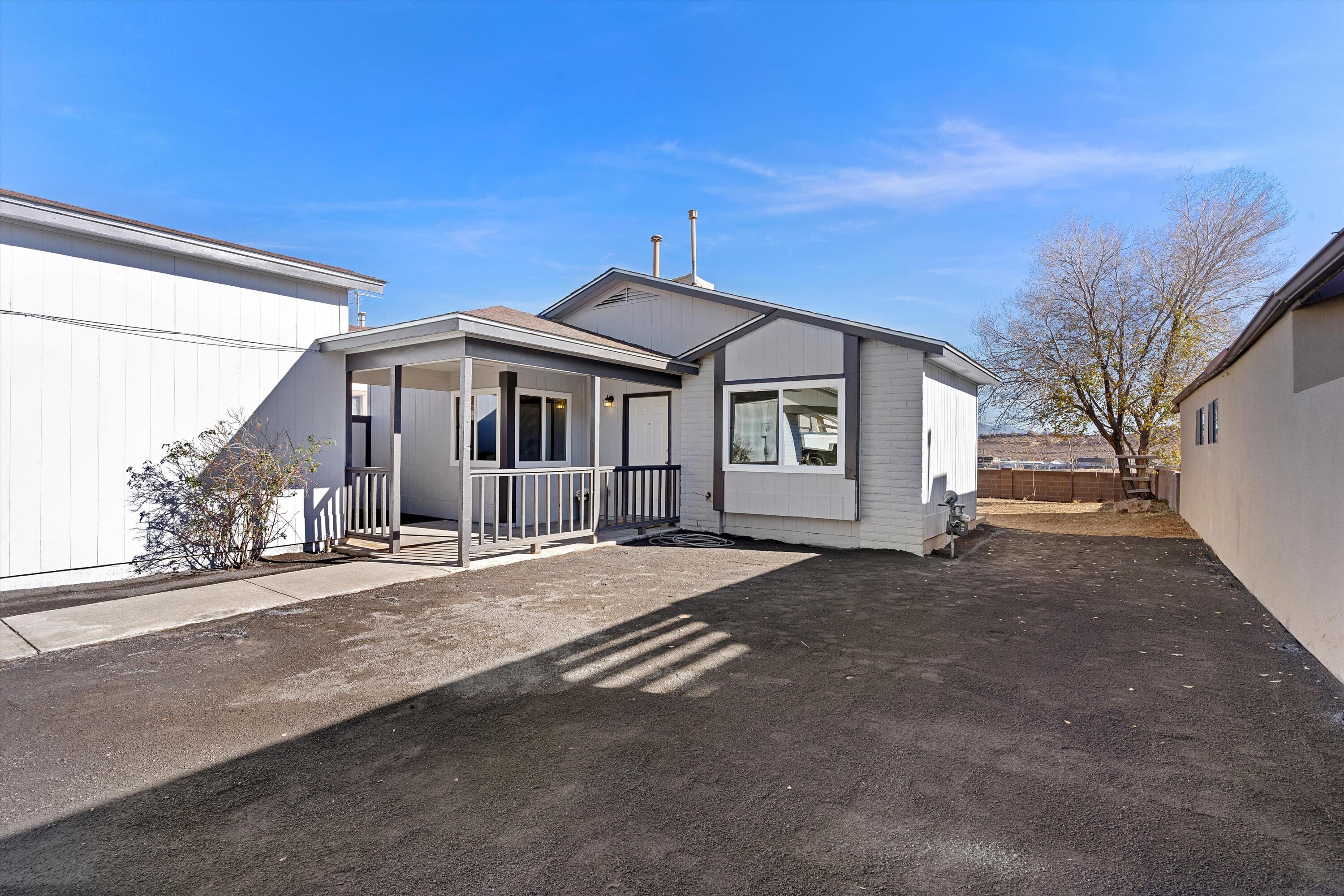 196 Pearl Drive NE