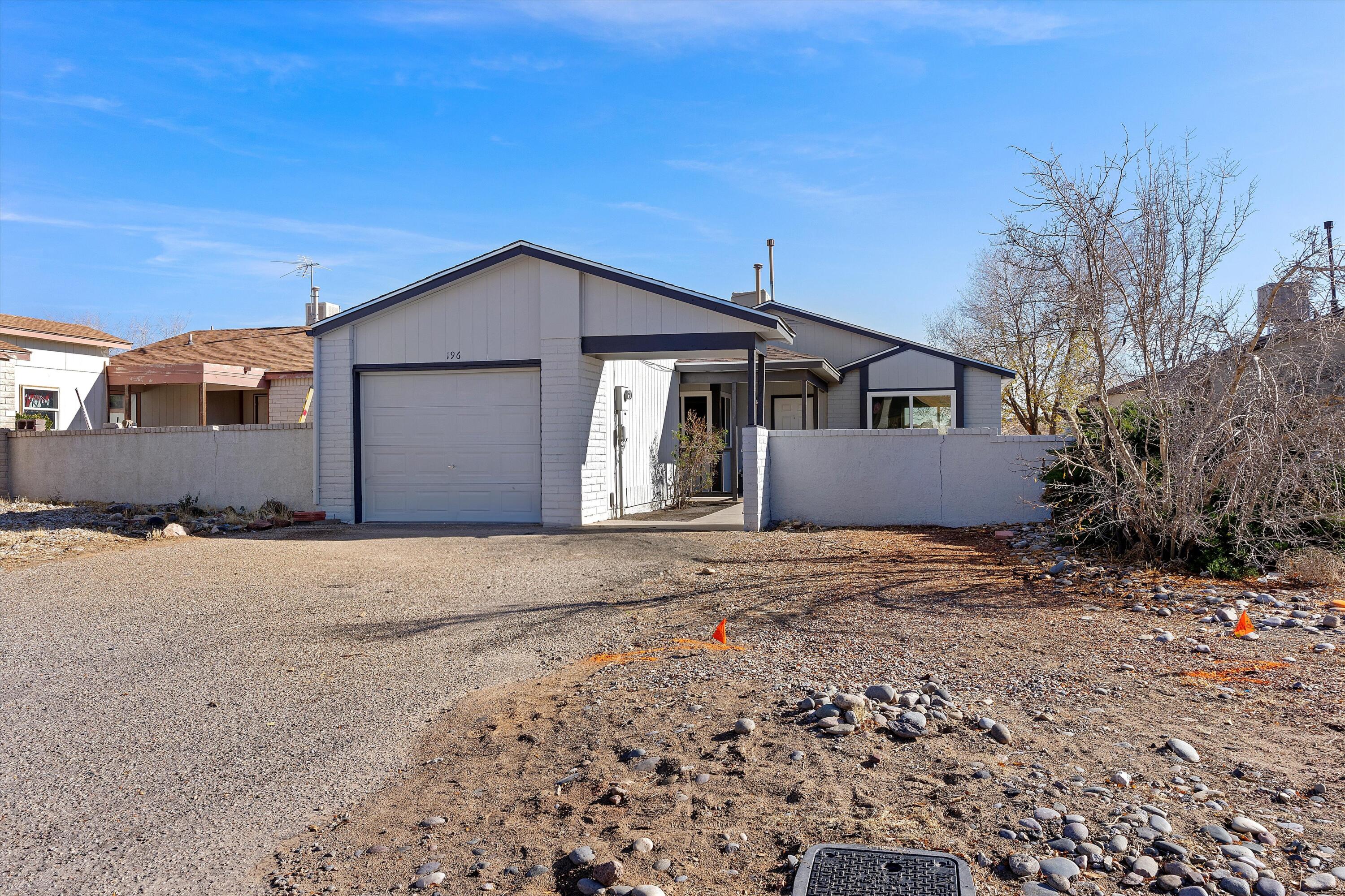 196 Pearl Drive NE