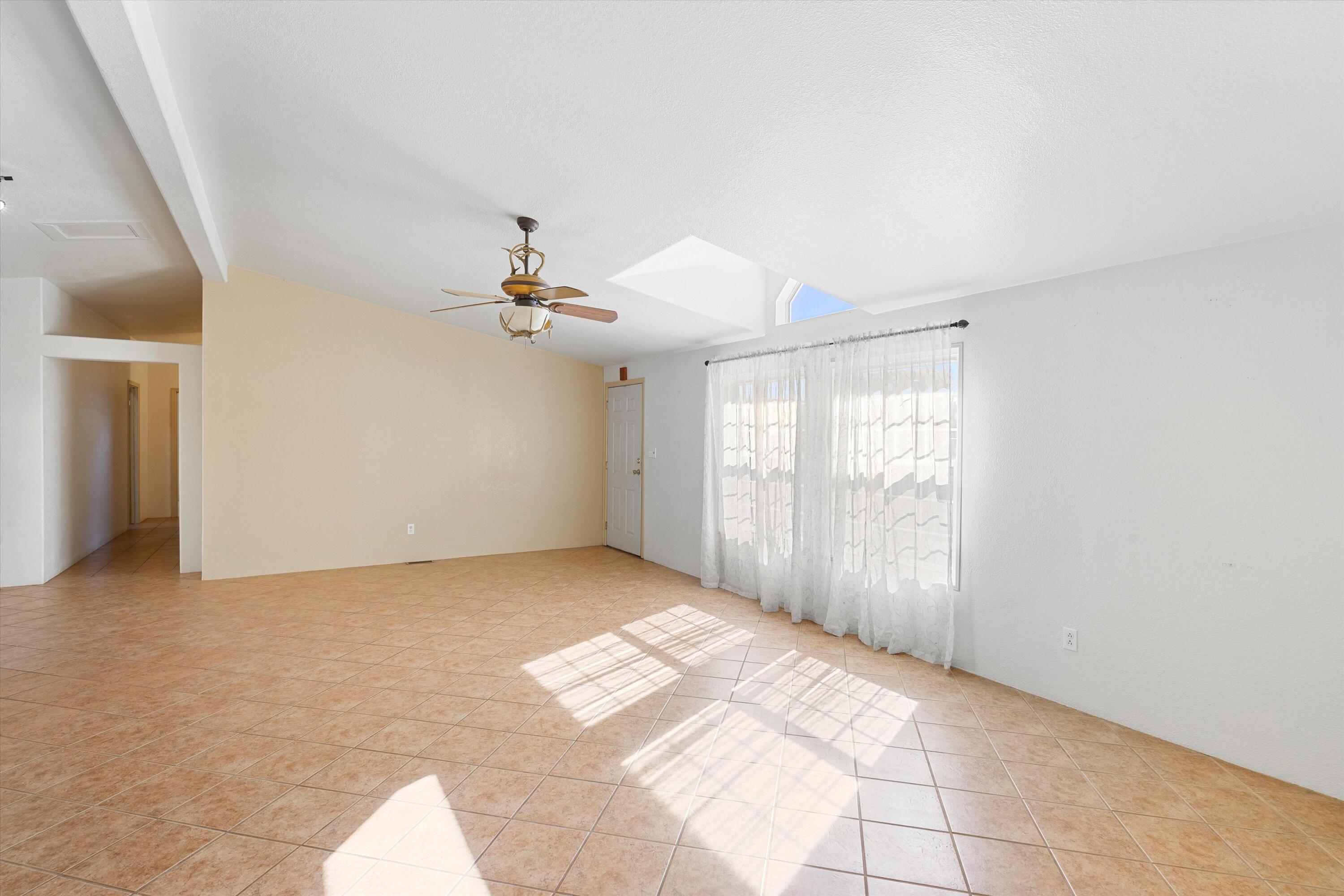 729 Montano Road NW