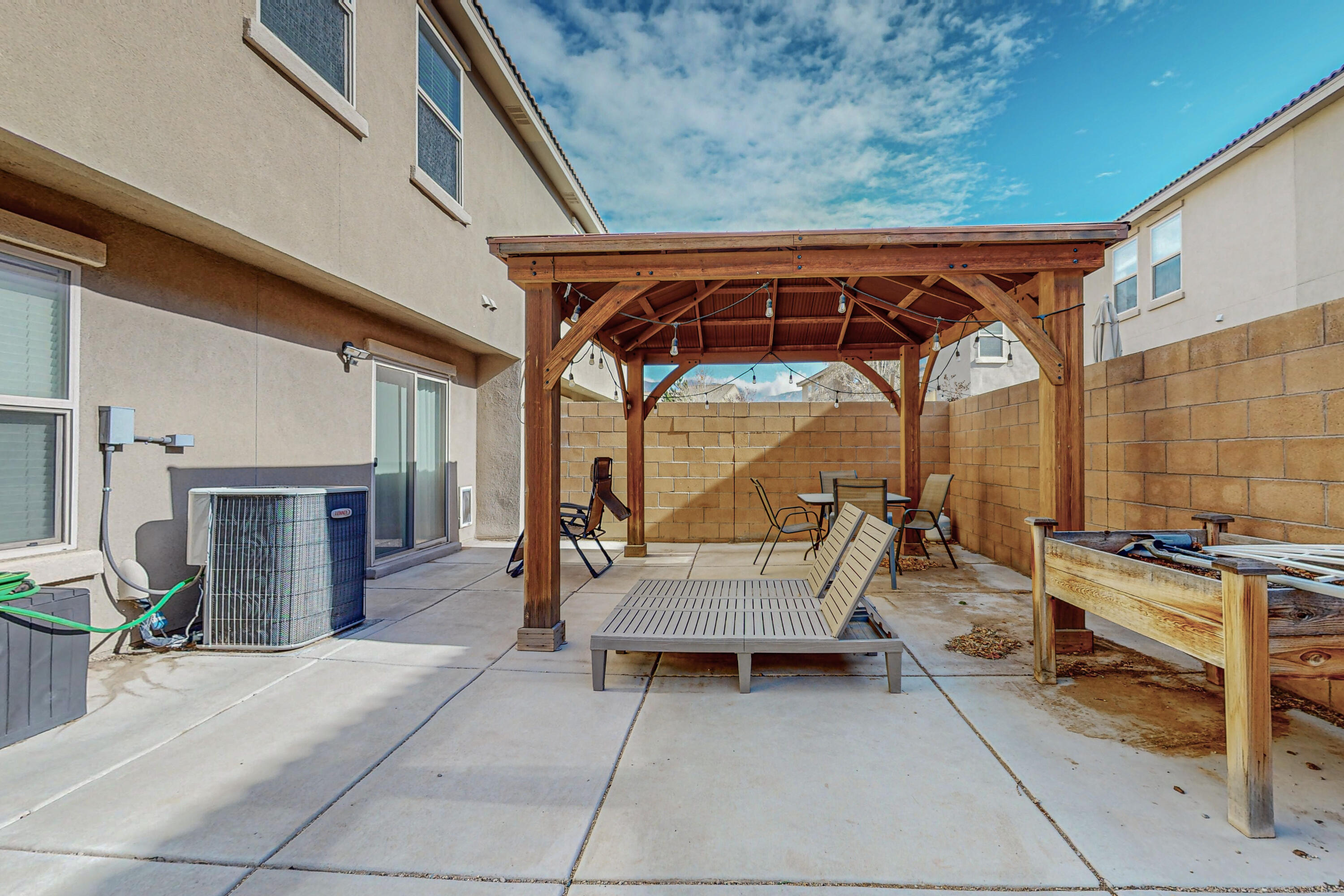 10928 Arguello Trail NE