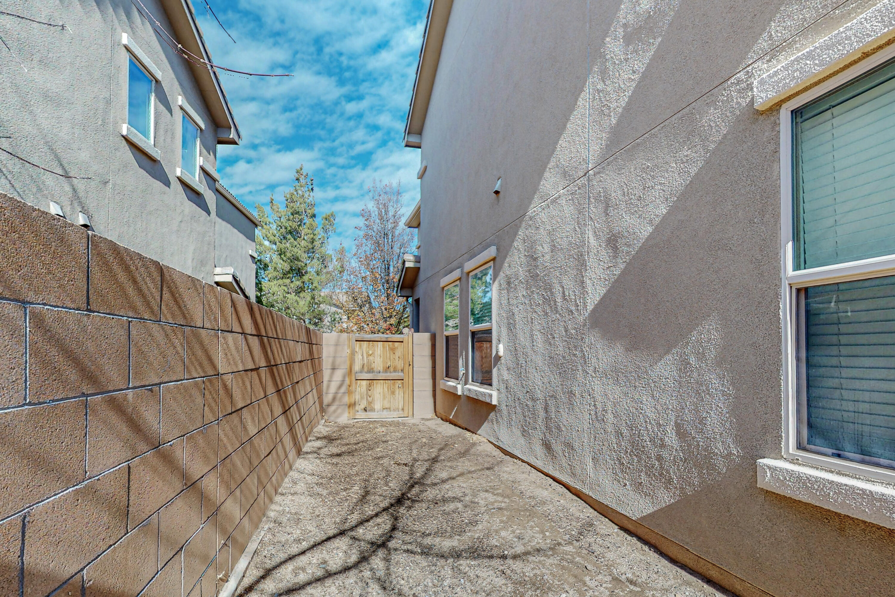 10928 Arguello Trail NE