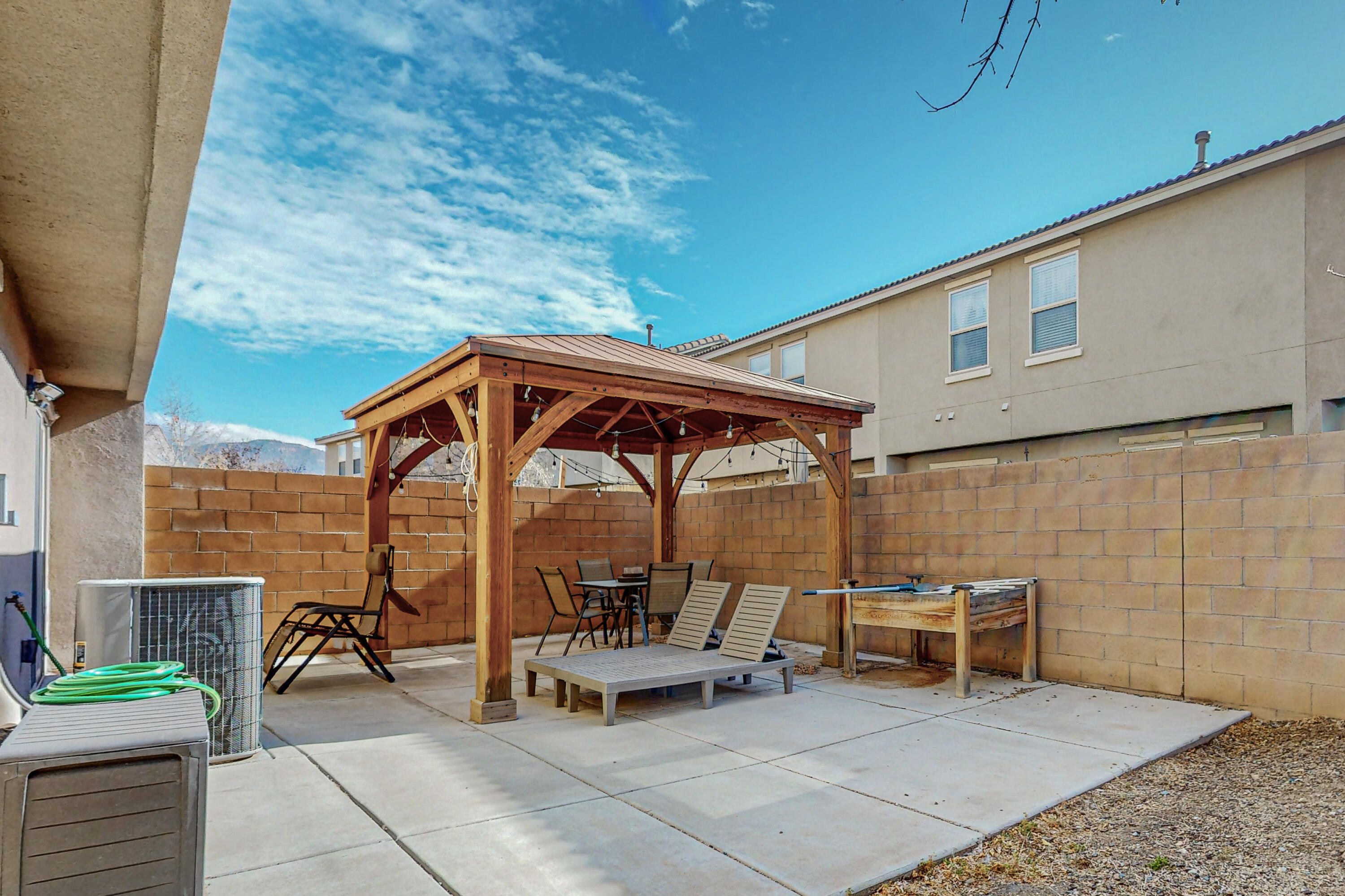 10928 Arguello Trail NE