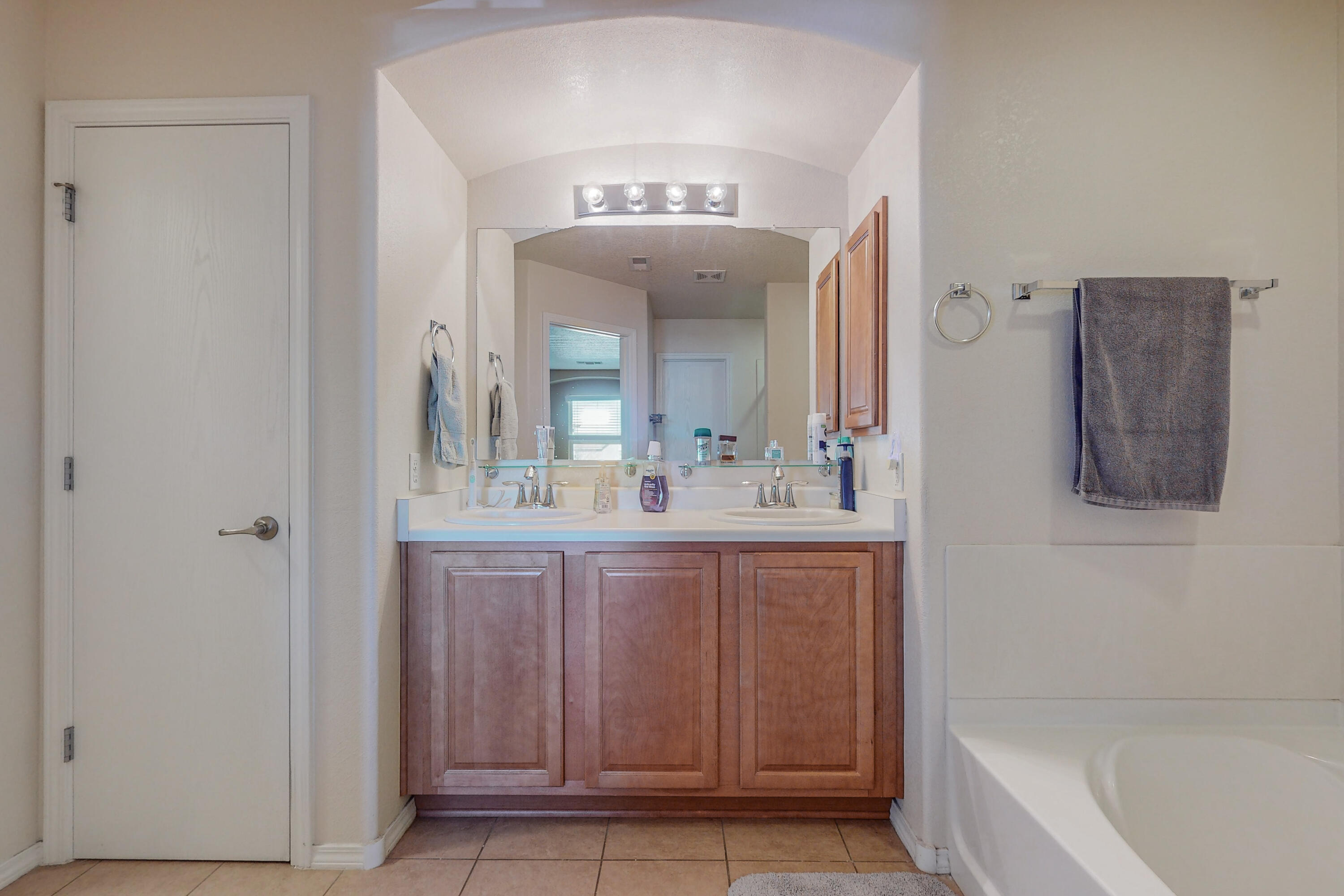 10928 Arguello Trail NE