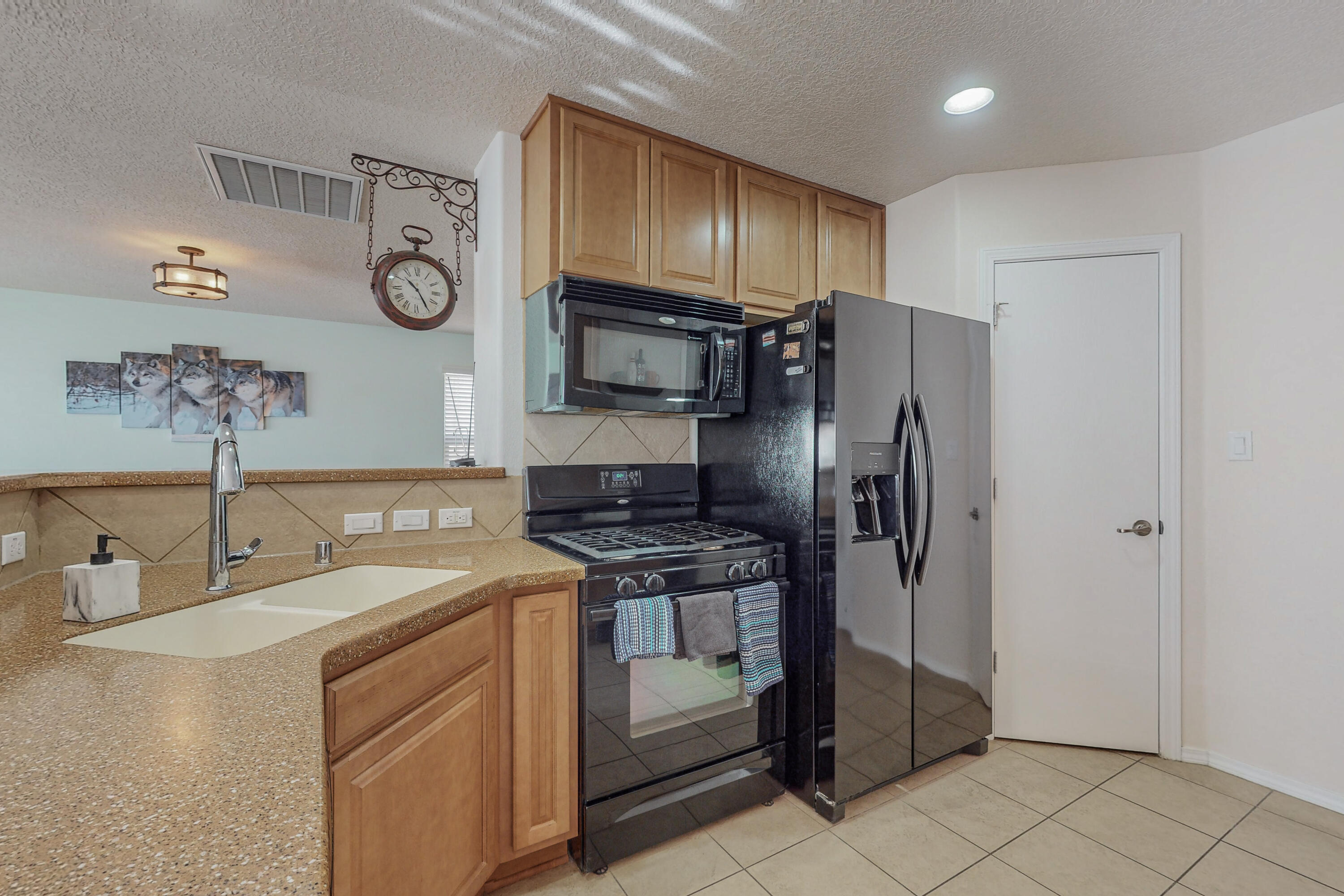 10928 Arguello Trail NE