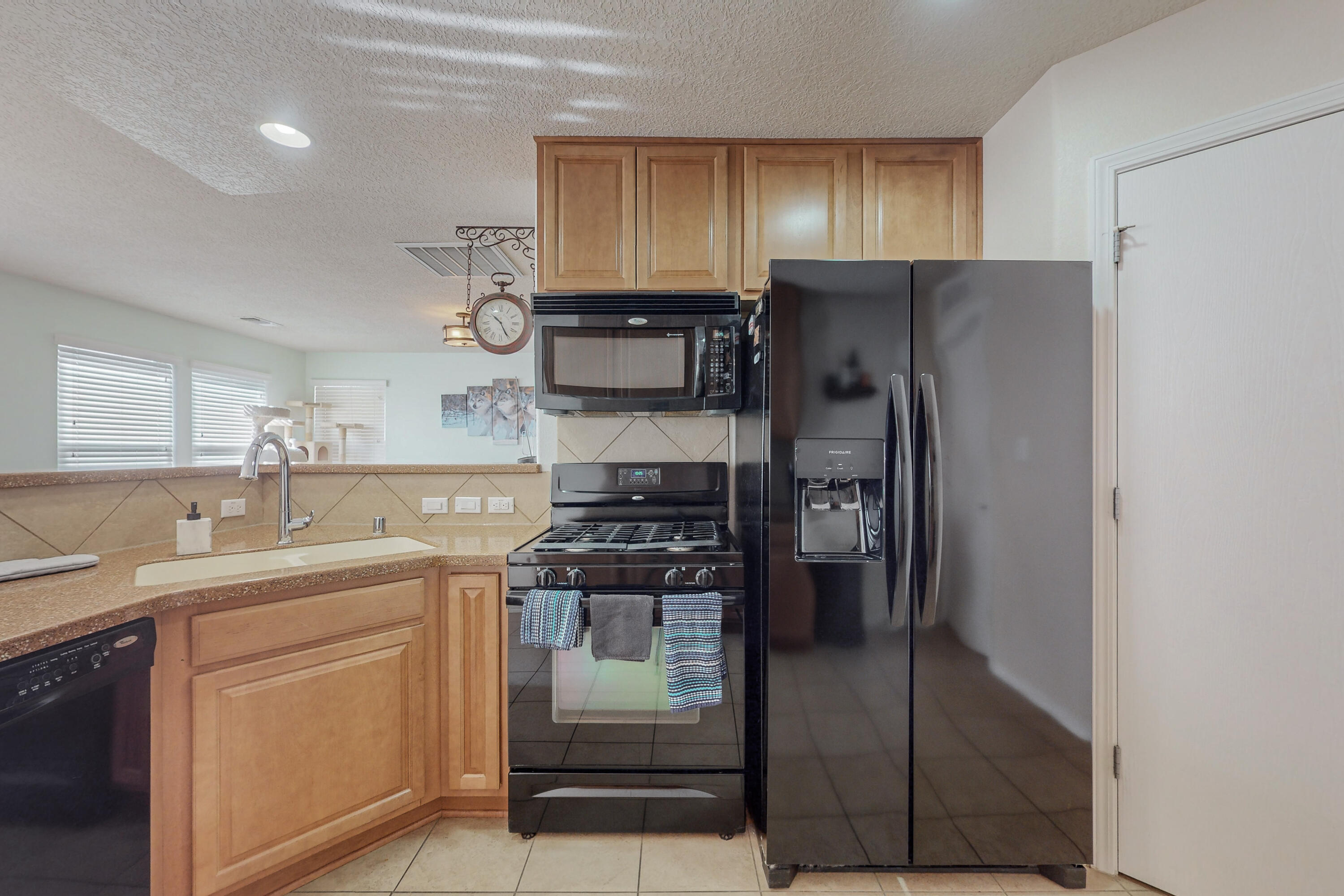 10928 Arguello Trail NE