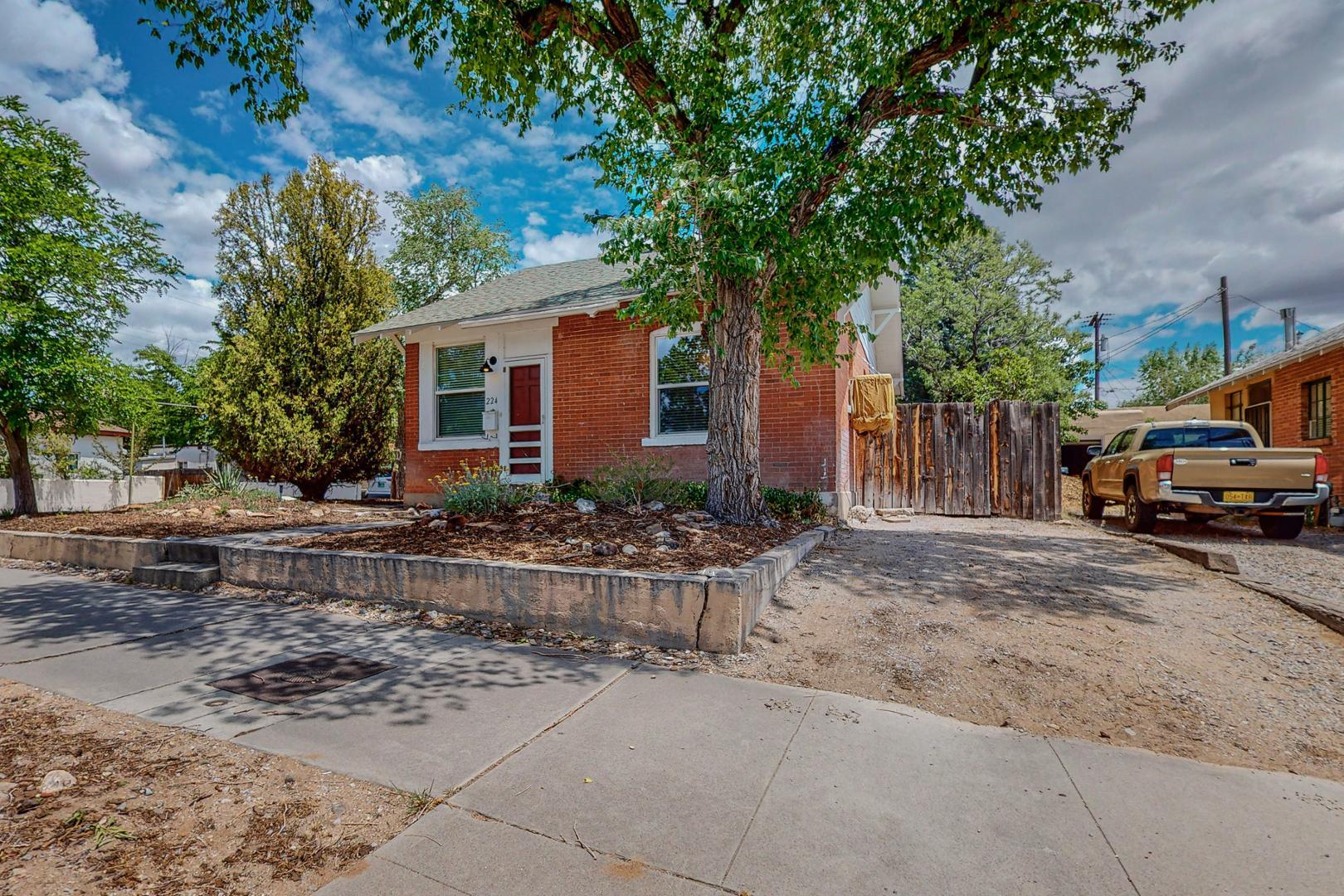 224 Sycamore NE