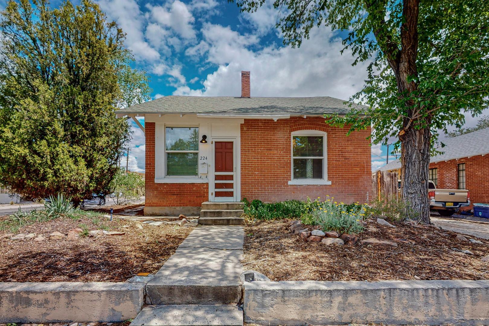 224 Sycamore NE