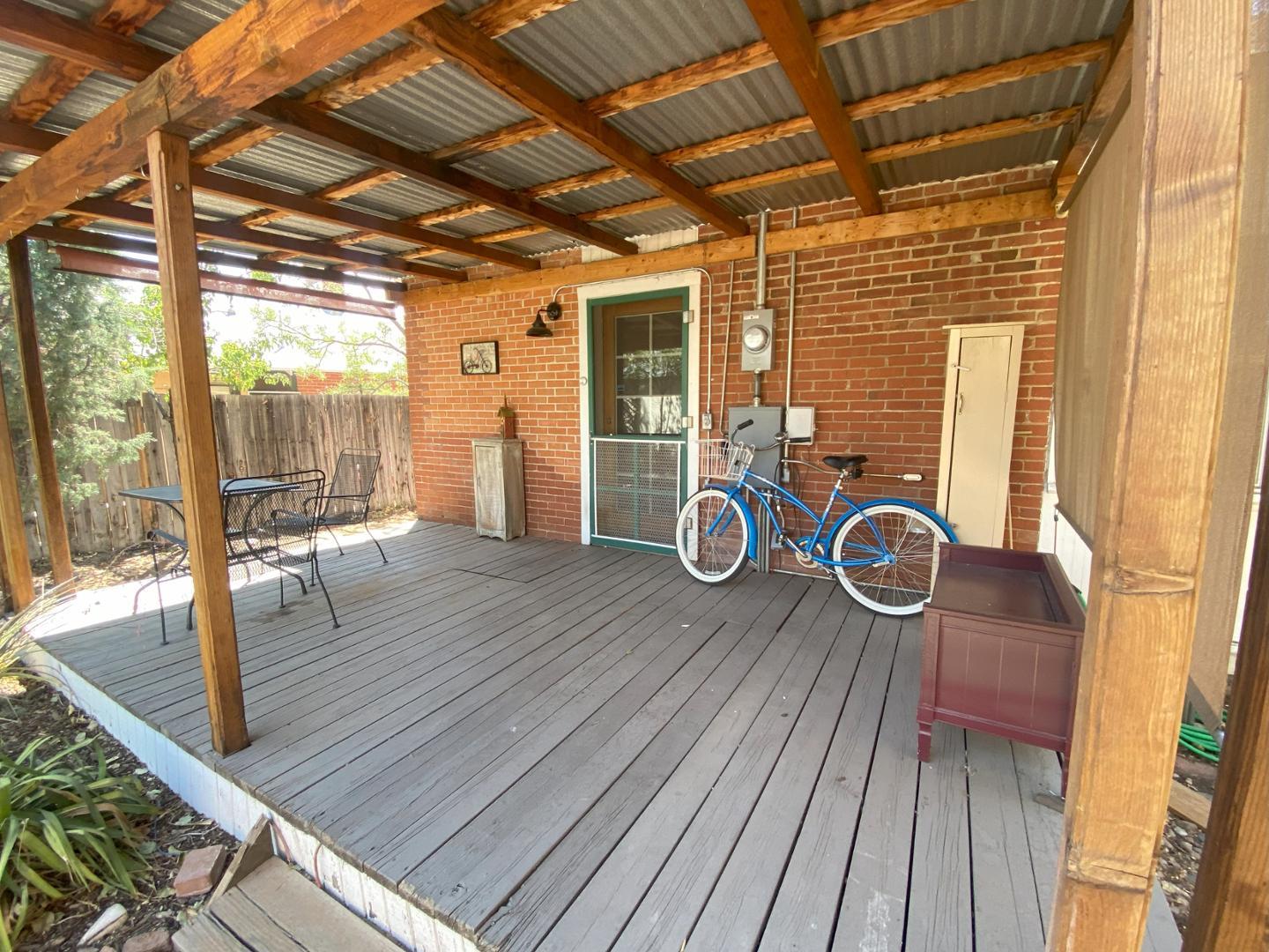 224 Sycamore NE